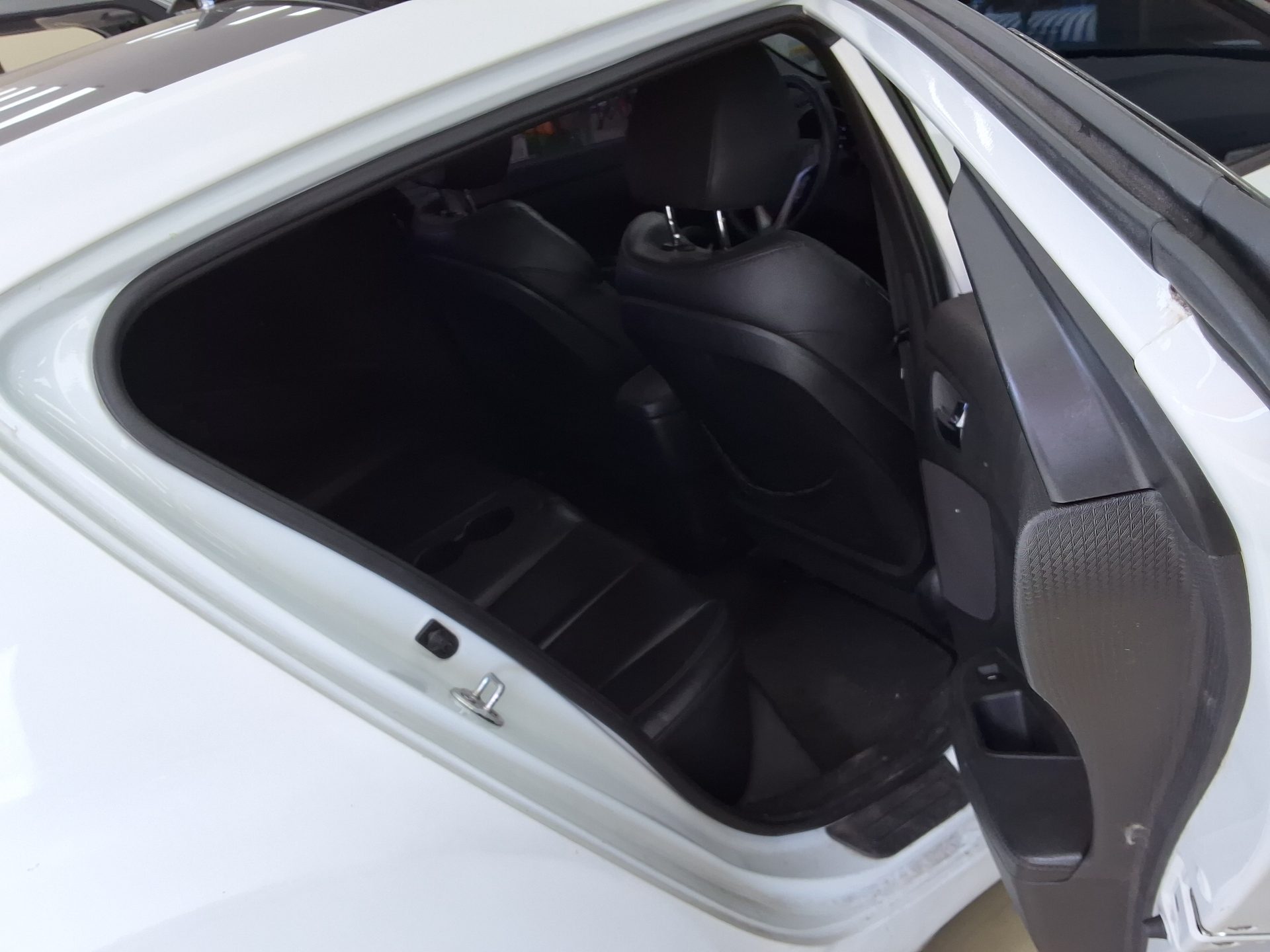 2013 - hyundai veloster