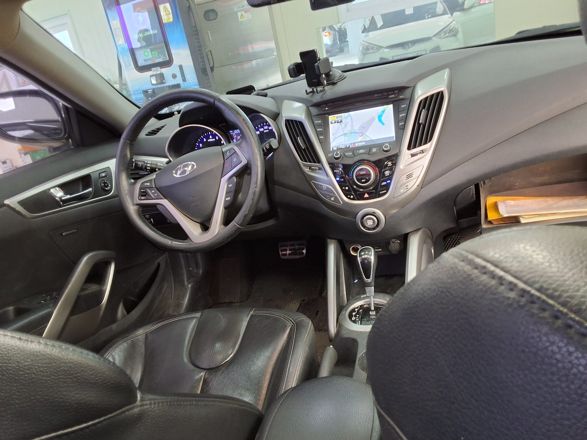 2013 - hyundai veloster