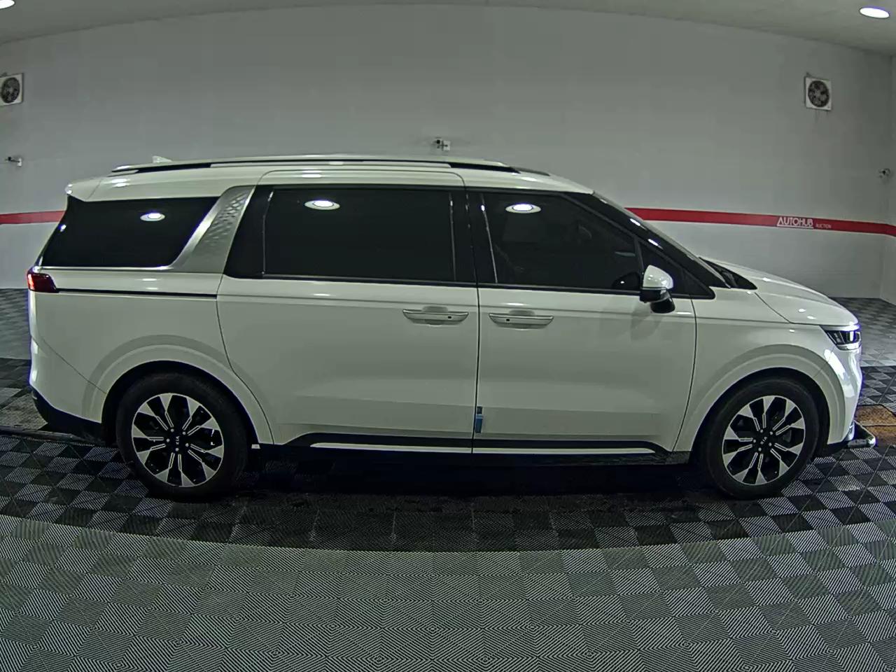 2021 - kia carnival