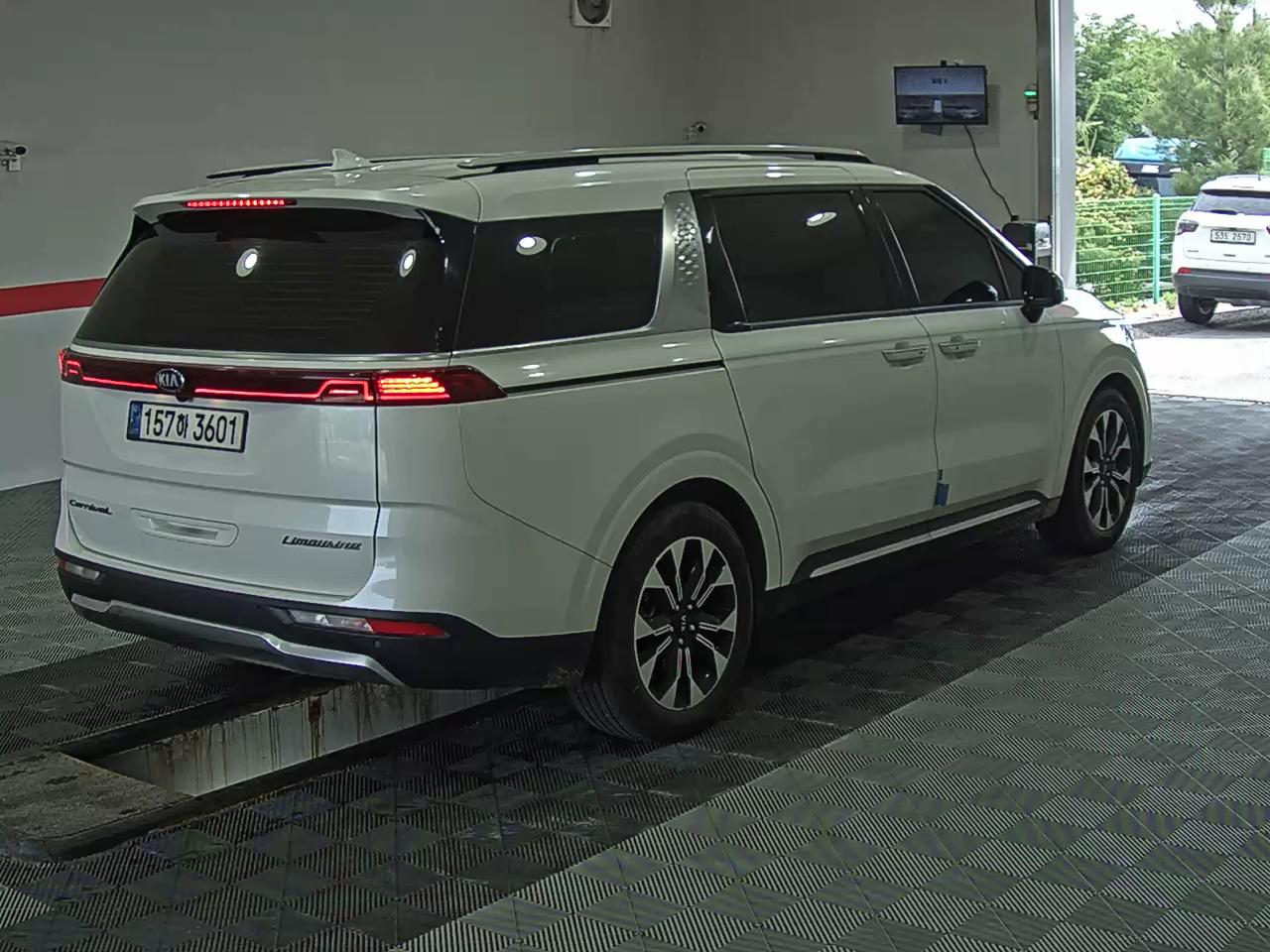 2021 - kia carnival