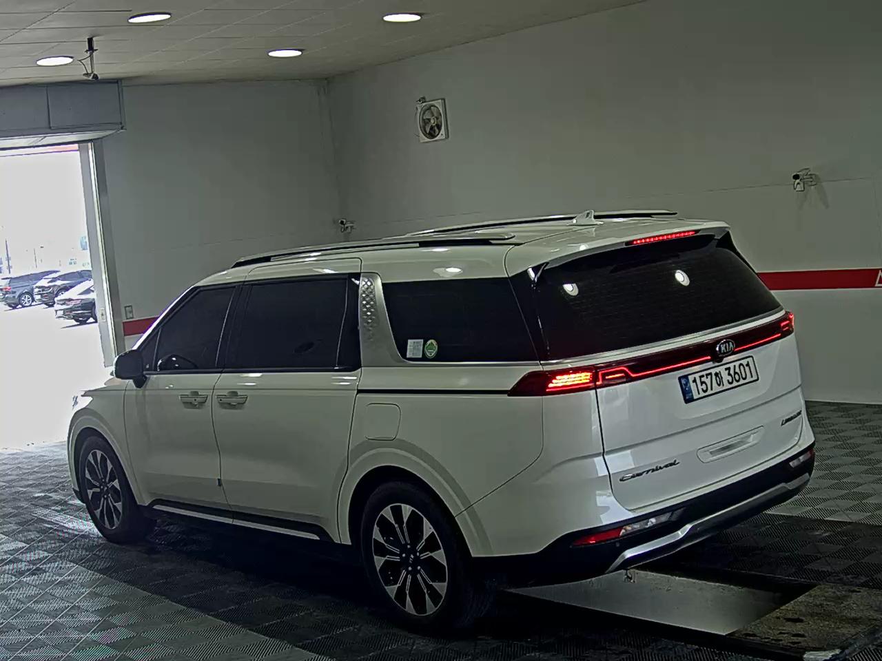 2021 - kia carnival