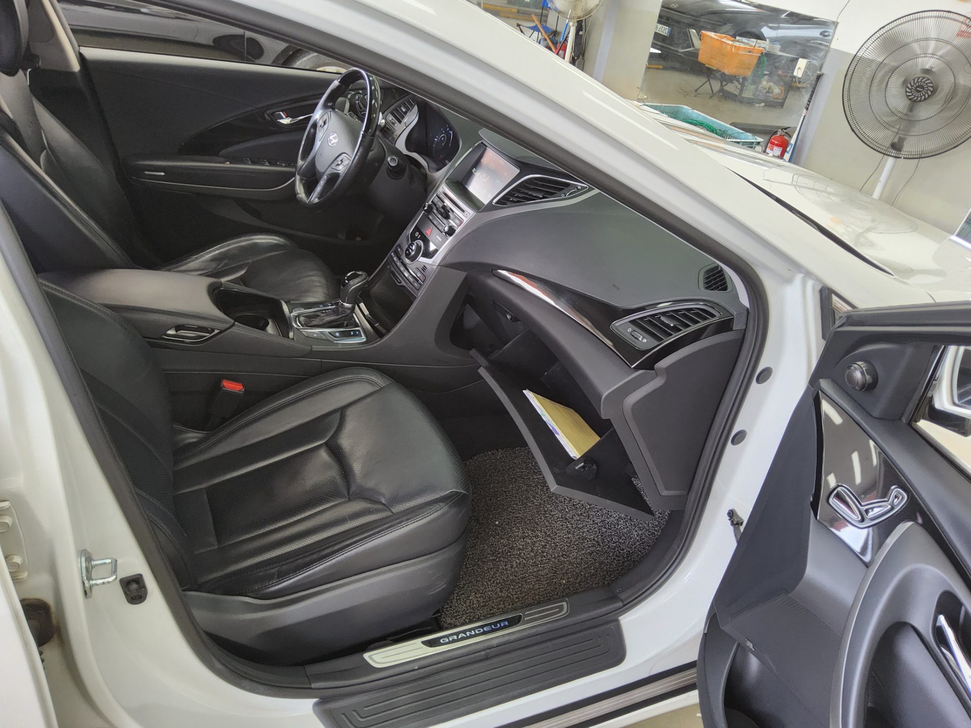 2016 - hyundai grandeur