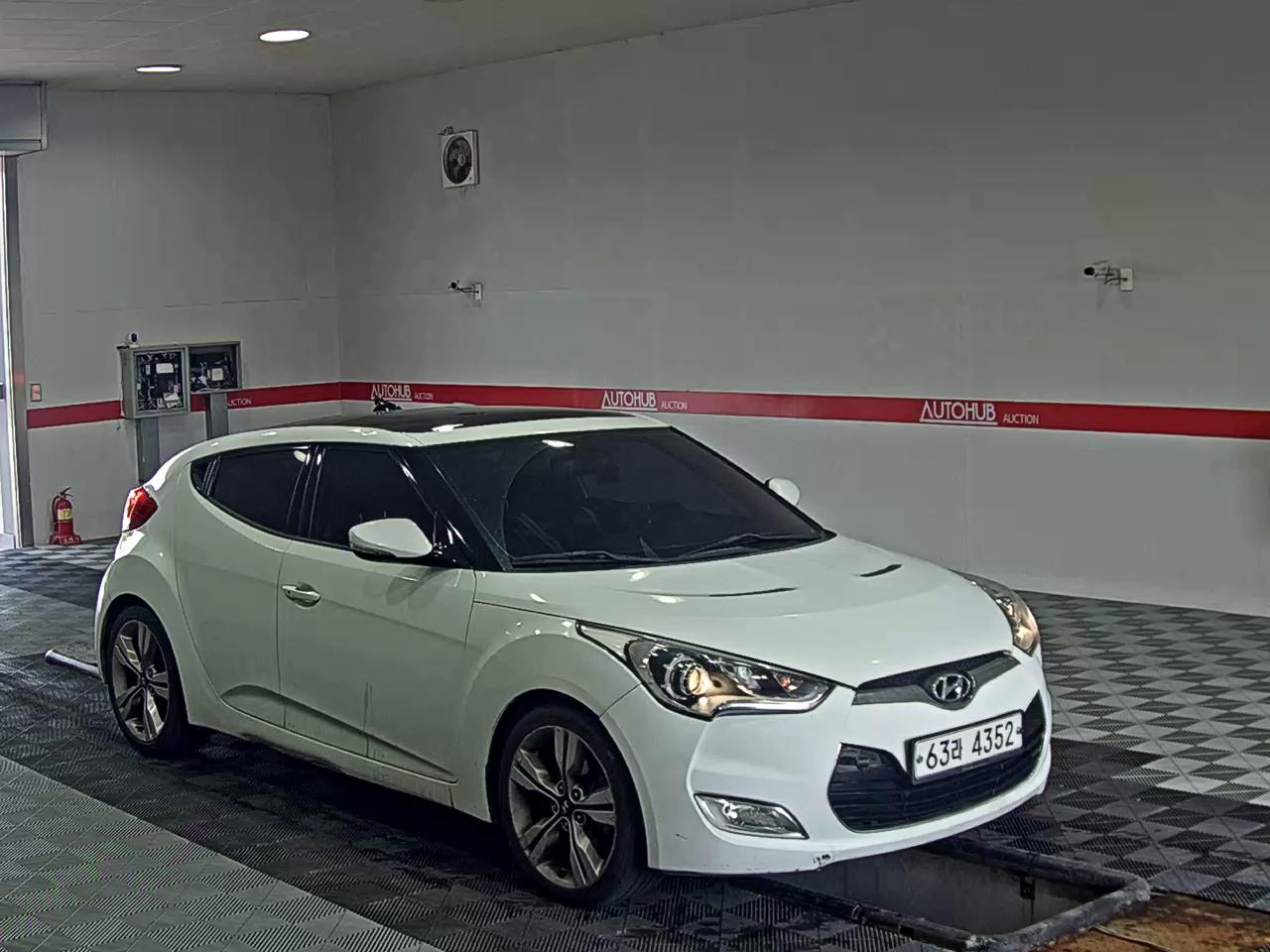 2013 - hyundai veloster