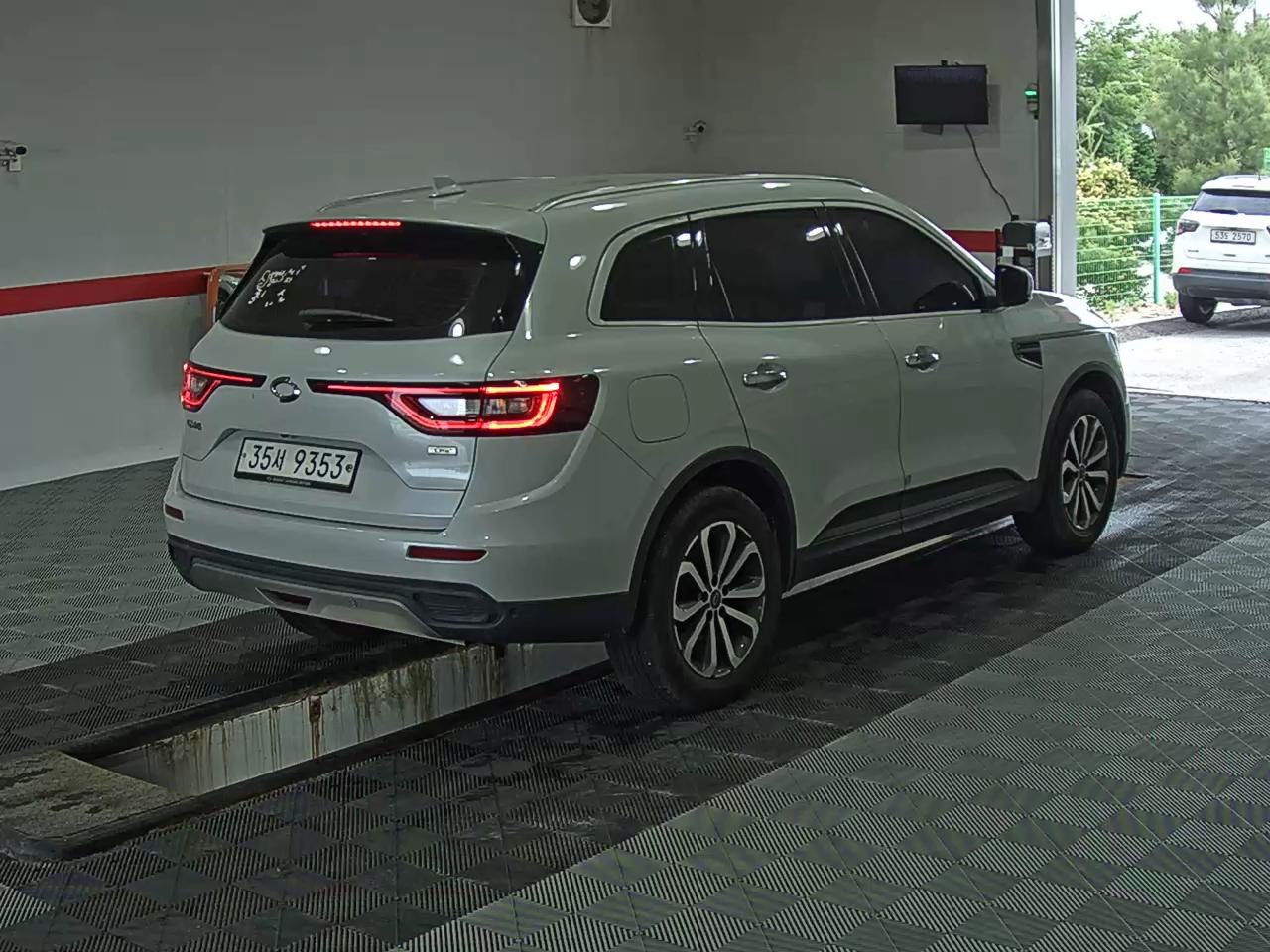 2020 - renault qm6