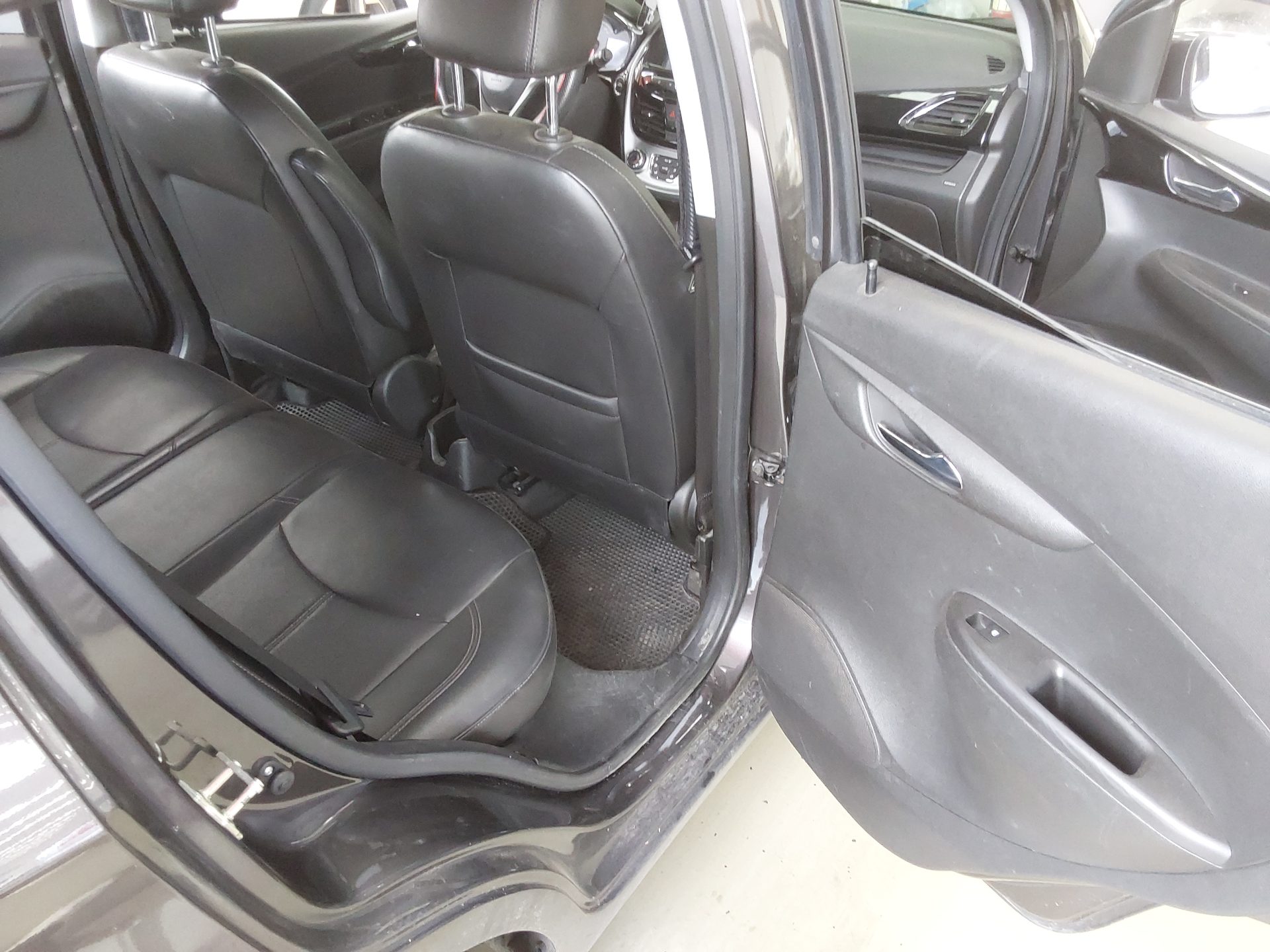 2016 - chevrolet spark