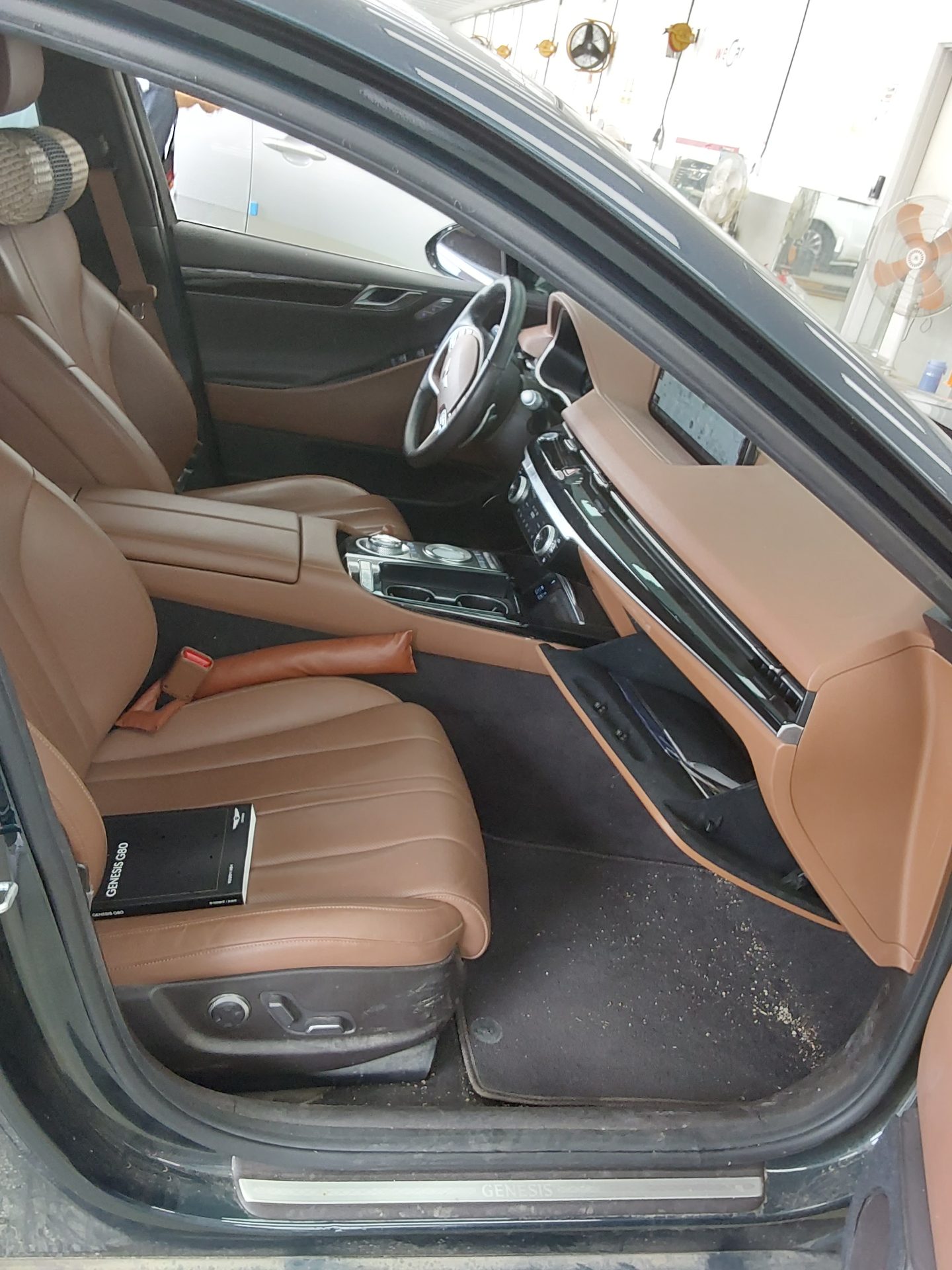 2022 - genesis g80