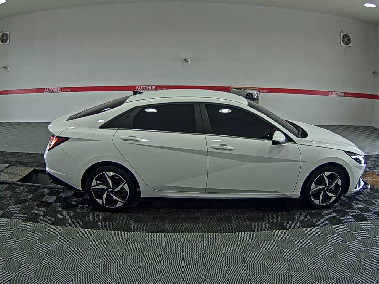 2022 - hyundai avante