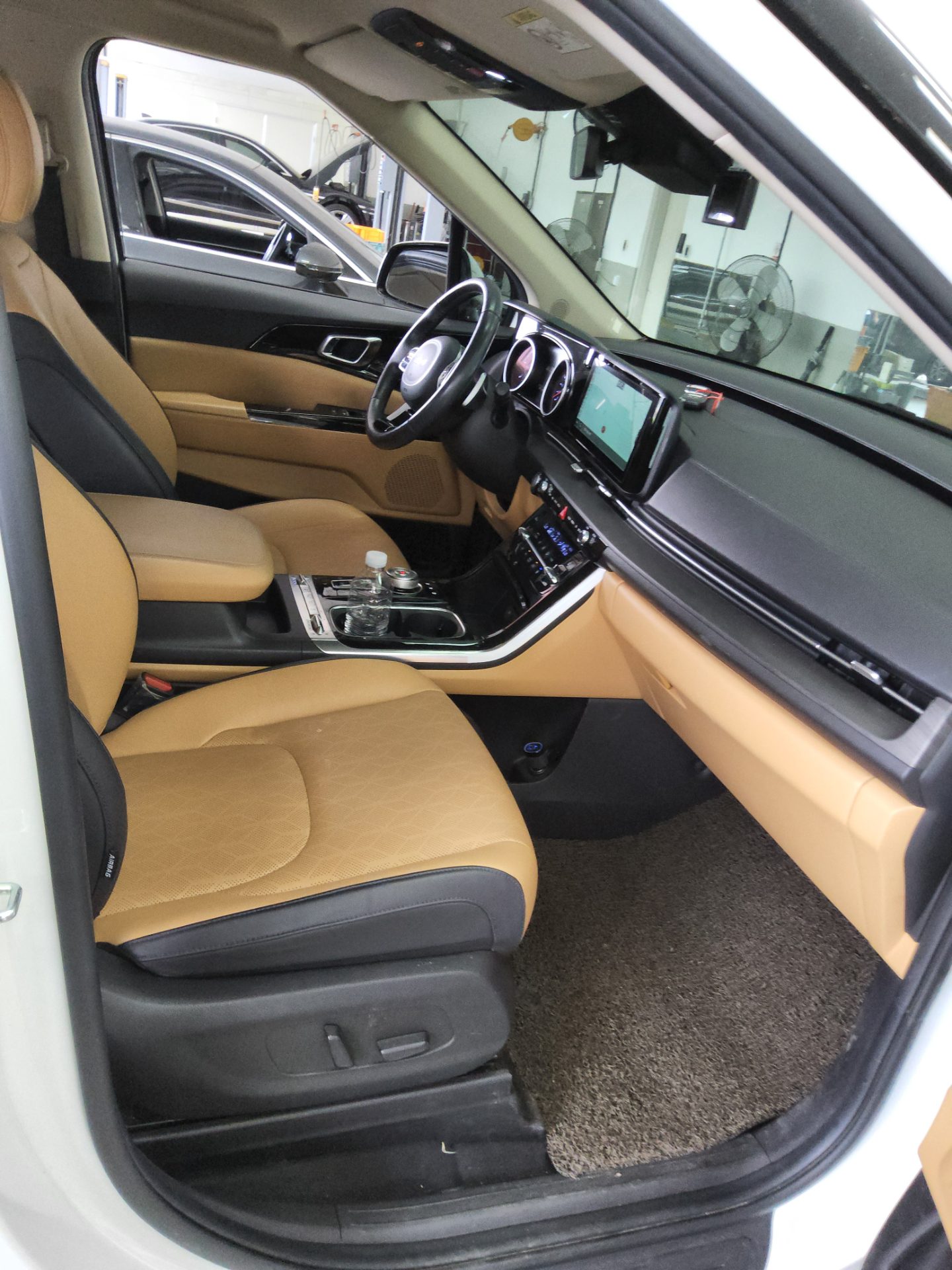 2023 - kia carnival