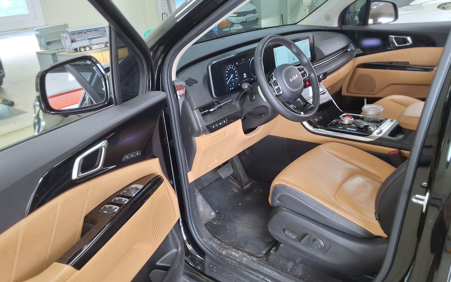 2023 - kia carnival
