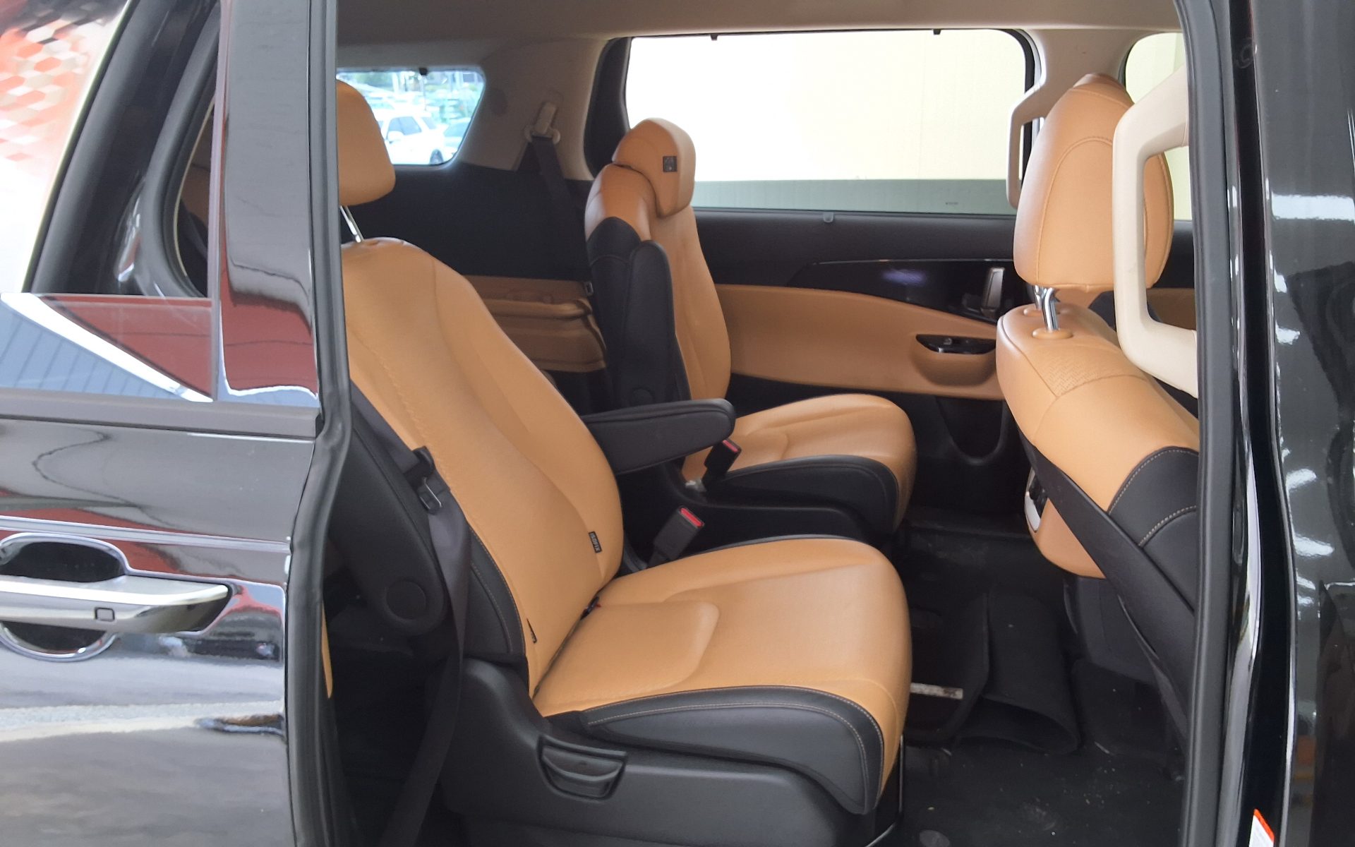 2023 - kia carnival