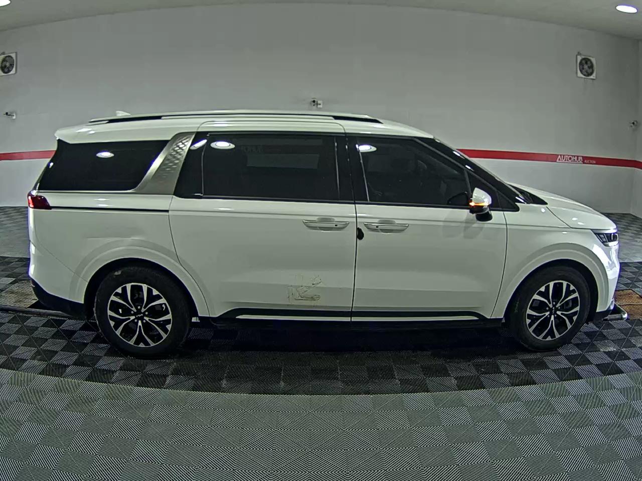 2023 - kia carnival