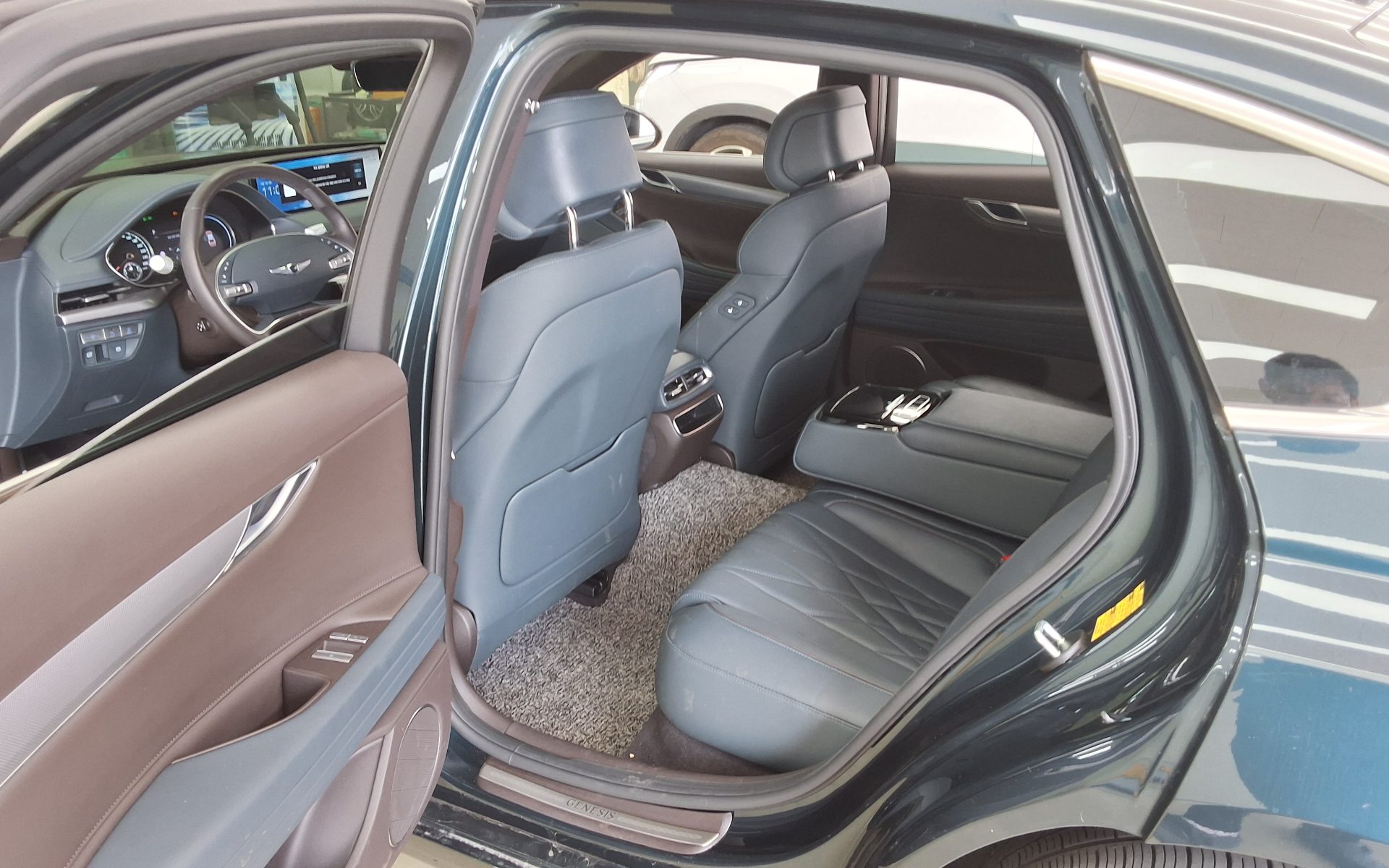 2022 - genesis g80