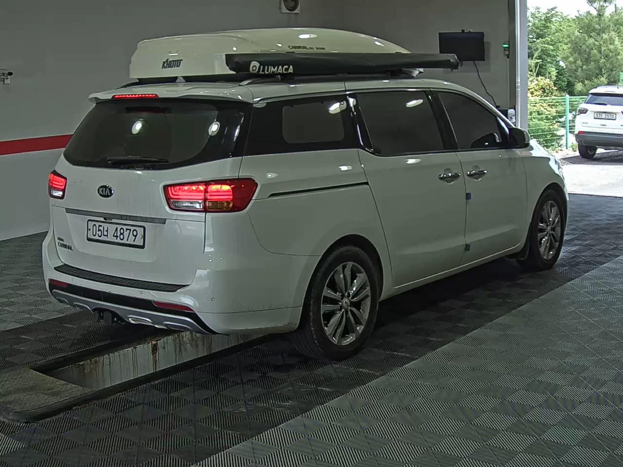 2017 - kia carnival