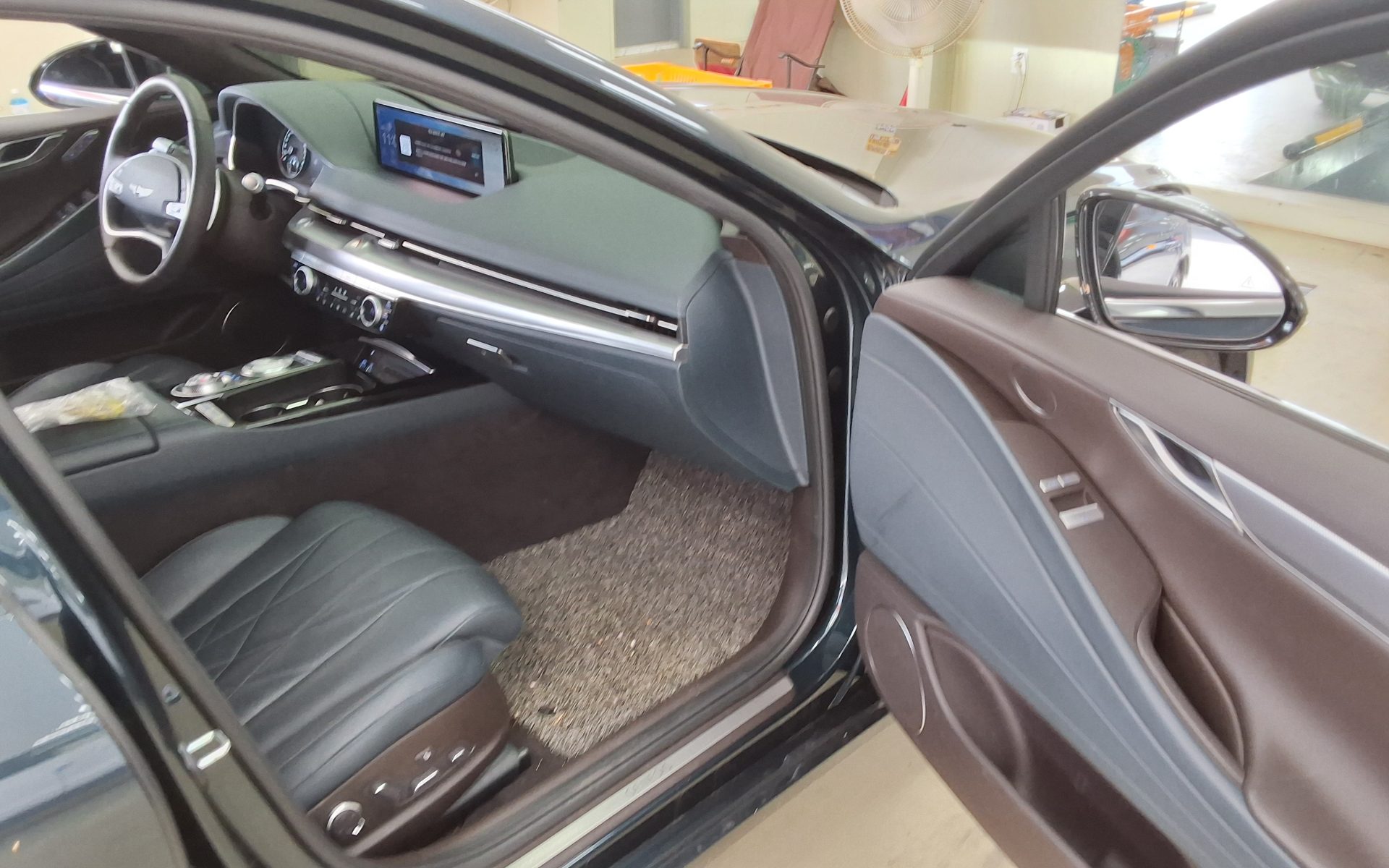 2022 - genesis g80