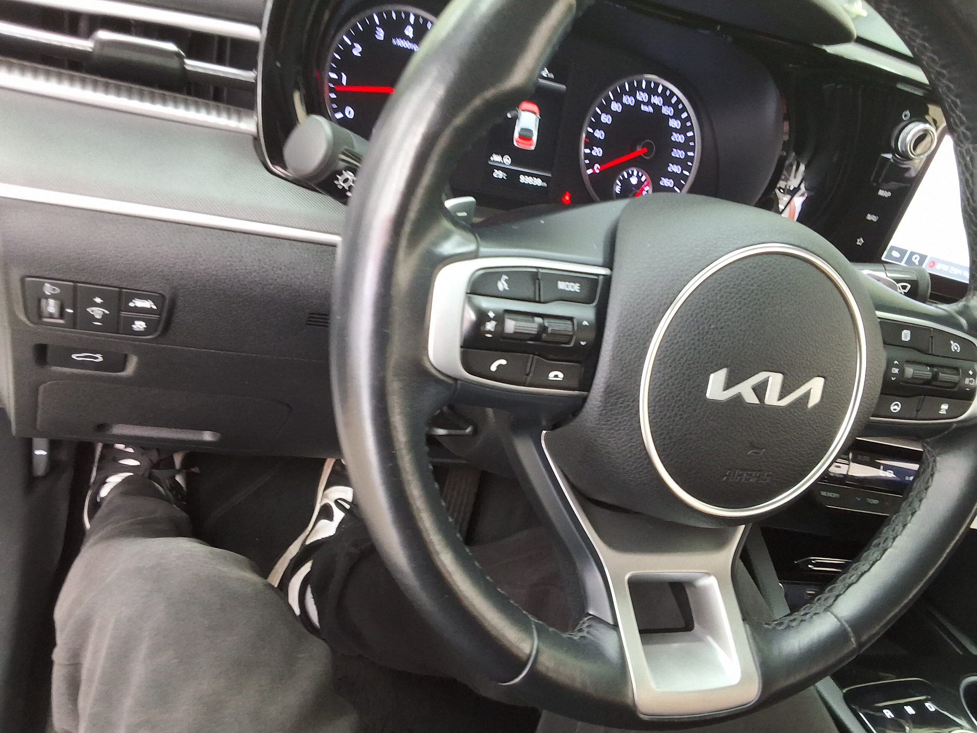 2022 - kia k5