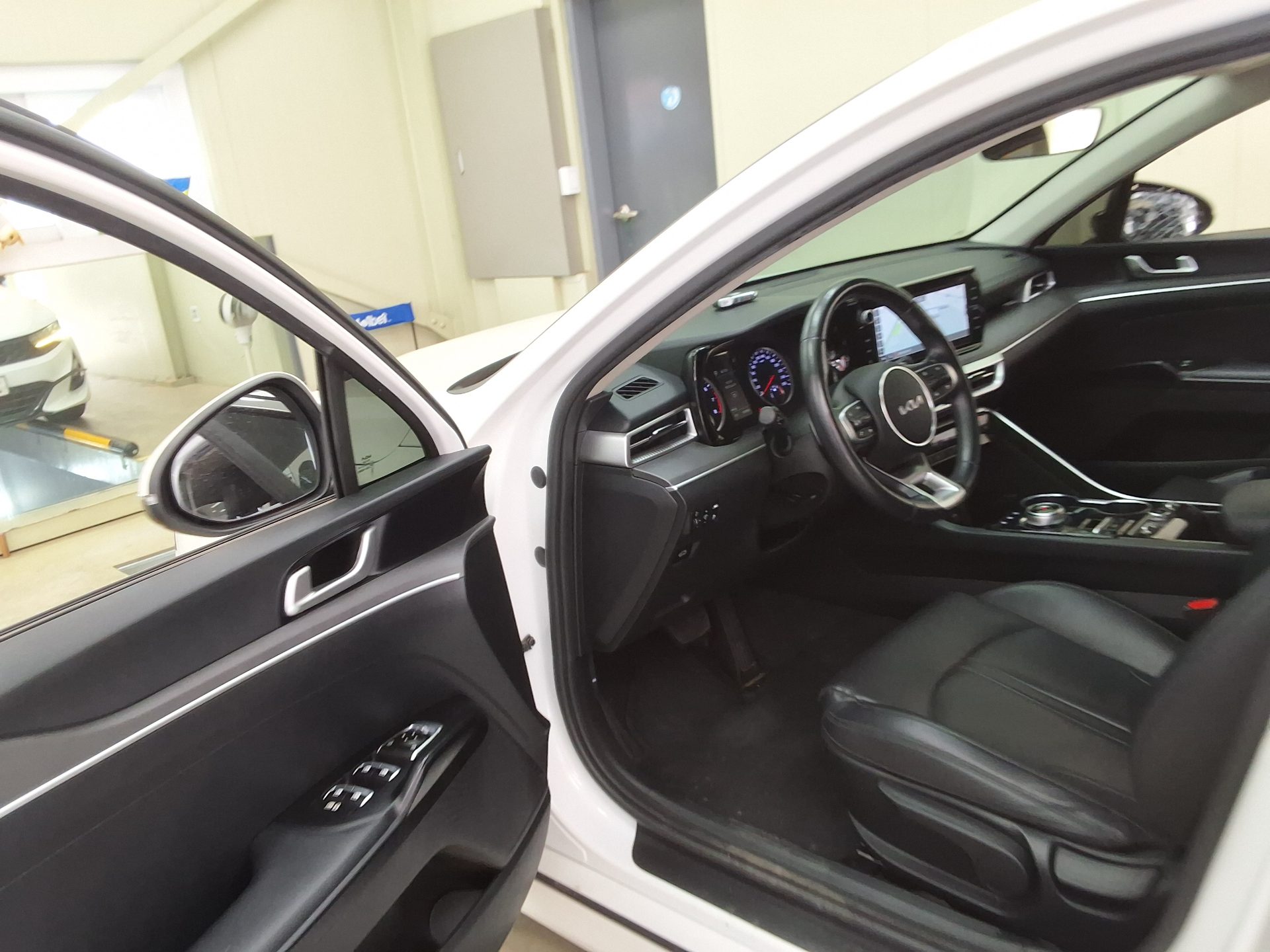 2022 - kia k5