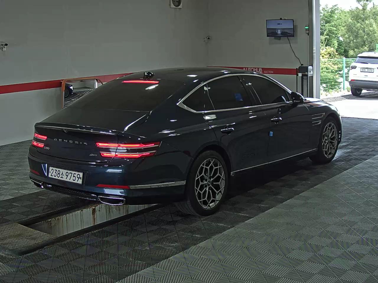 2022 - genesis g80