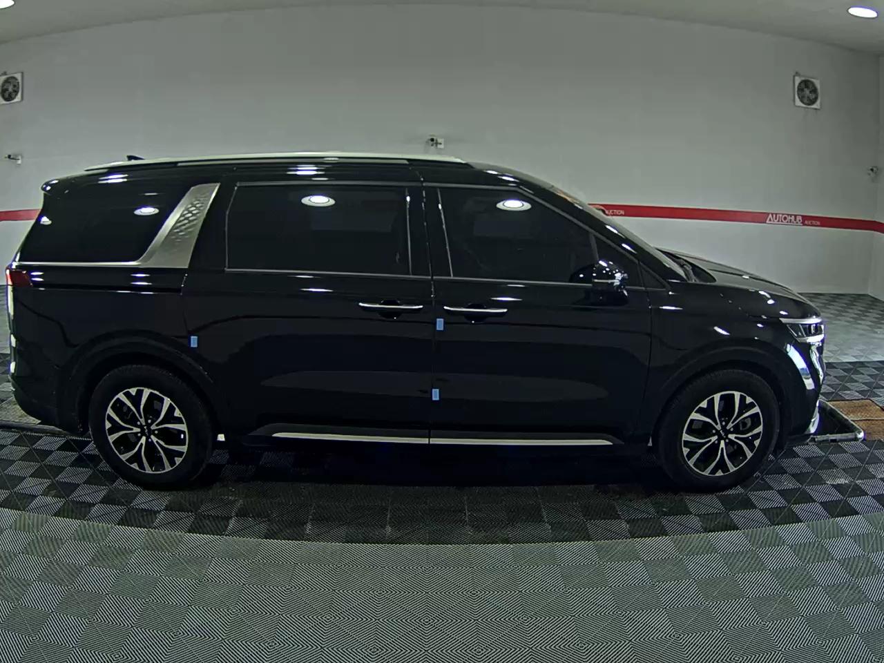 2023 - kia carnival