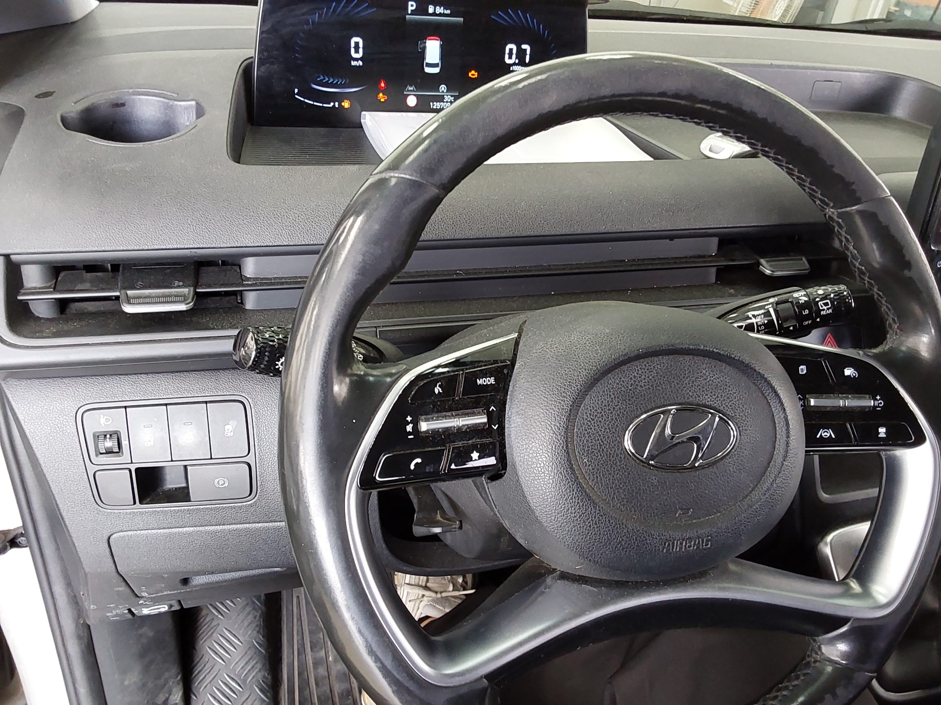 2022 - hyundai staria