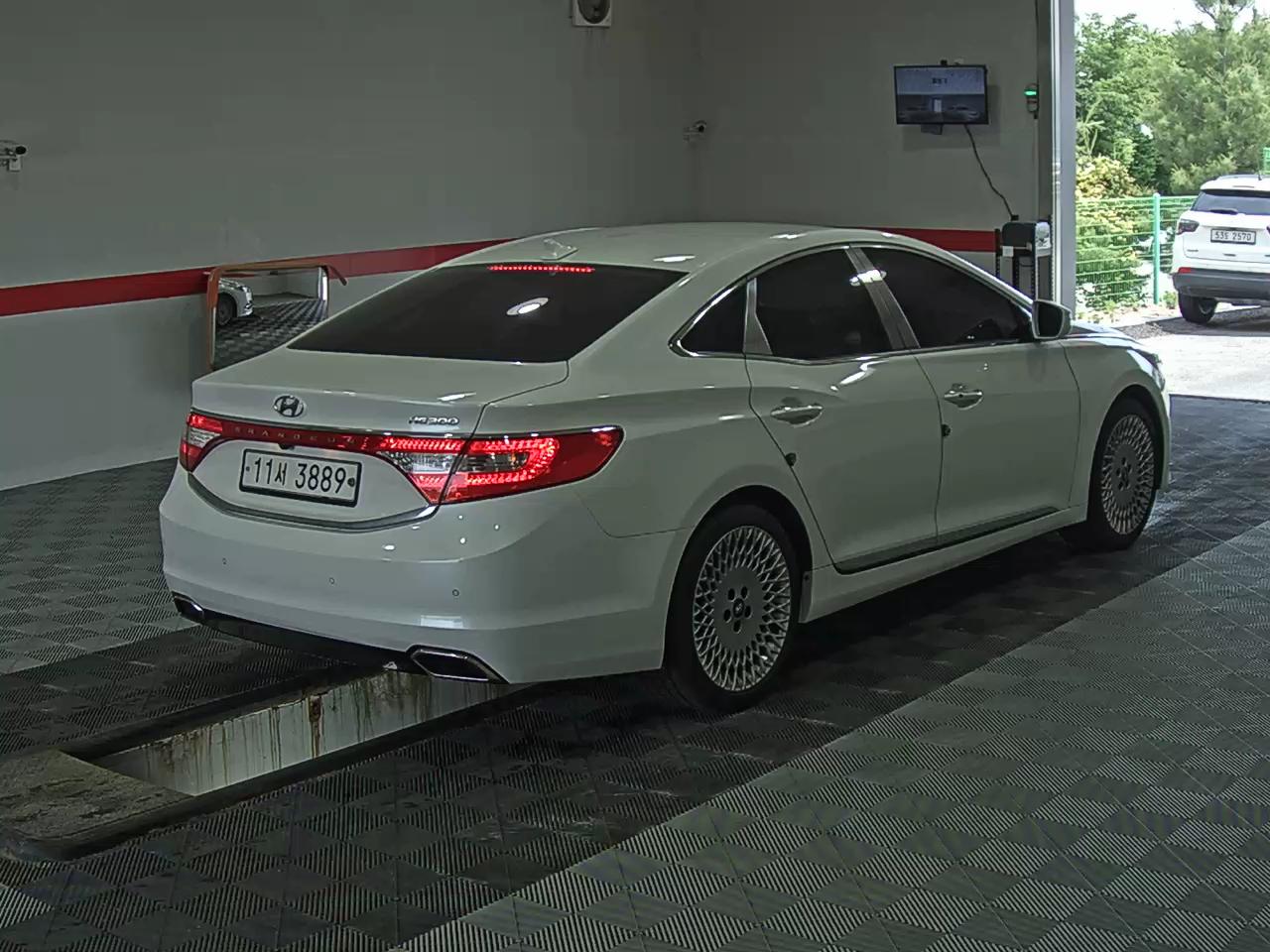 2016 - hyundai grandeur
