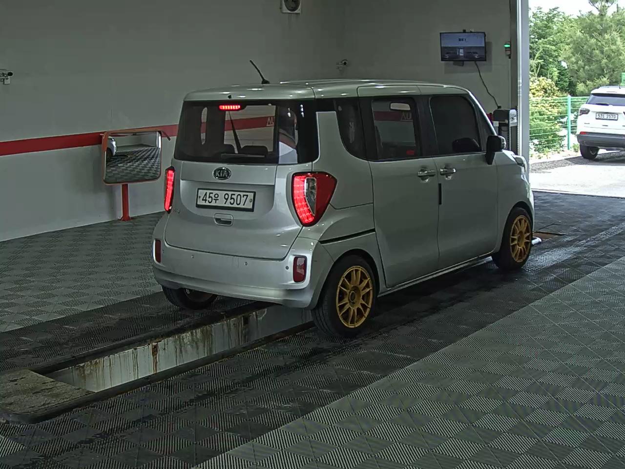 2012 - kia ray