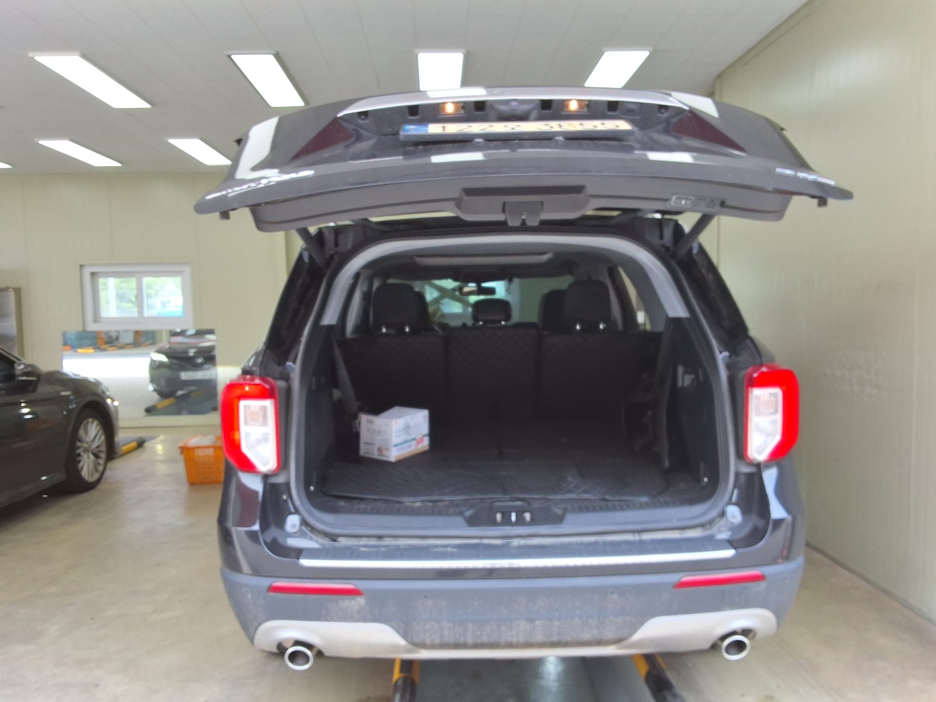 2022 - ford explorer