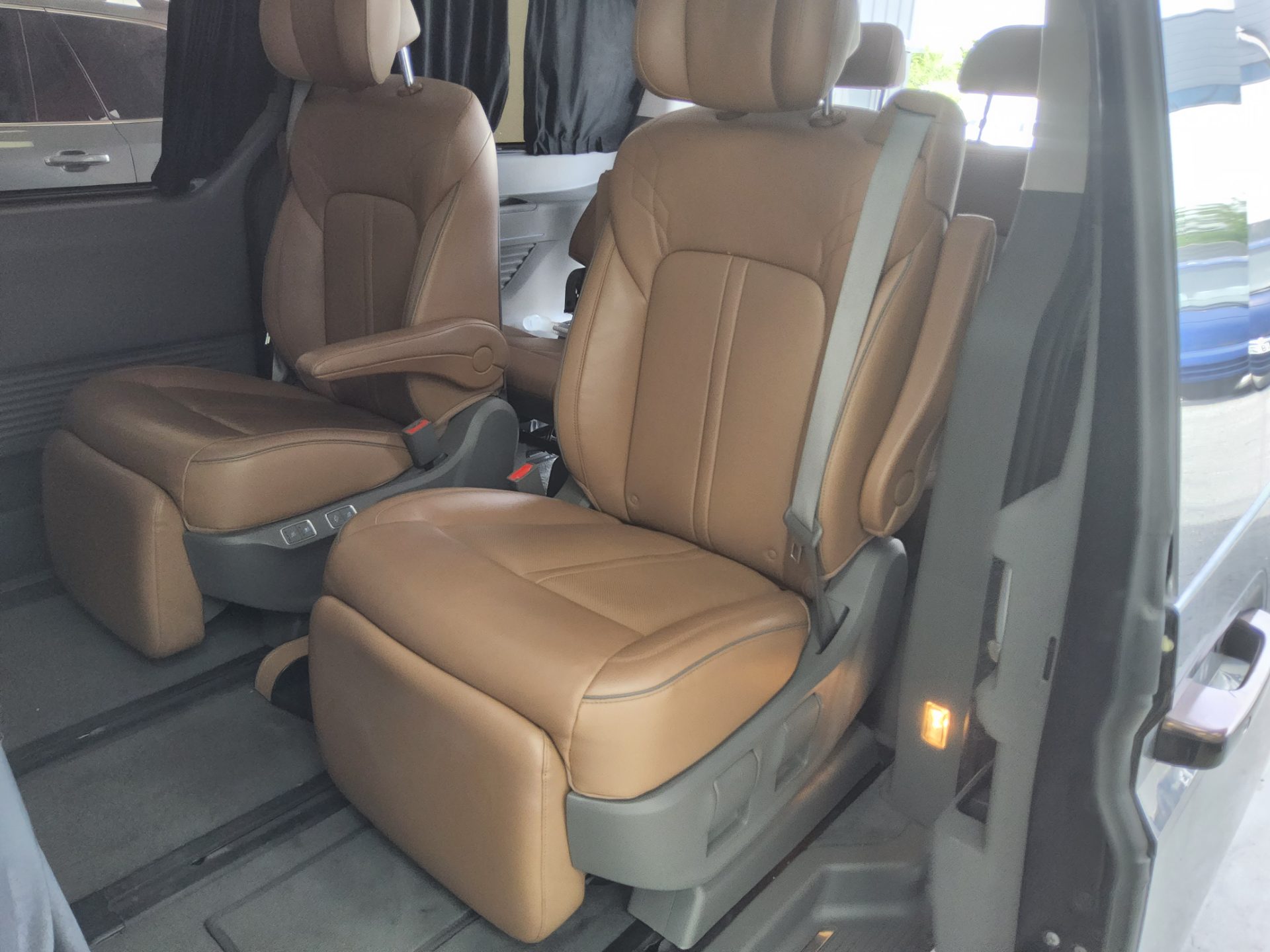 2022 - hyundai staria