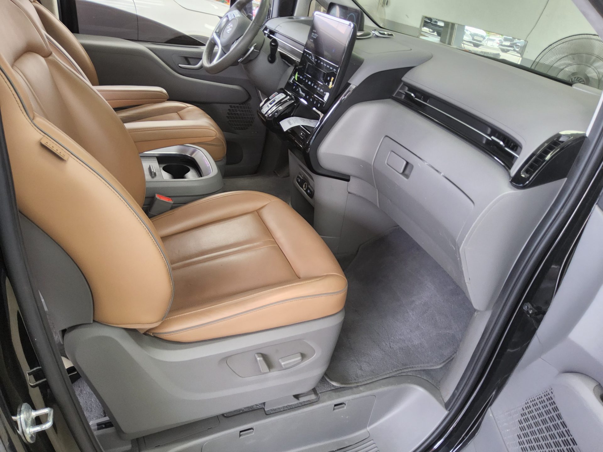 2022 - hyundai staria