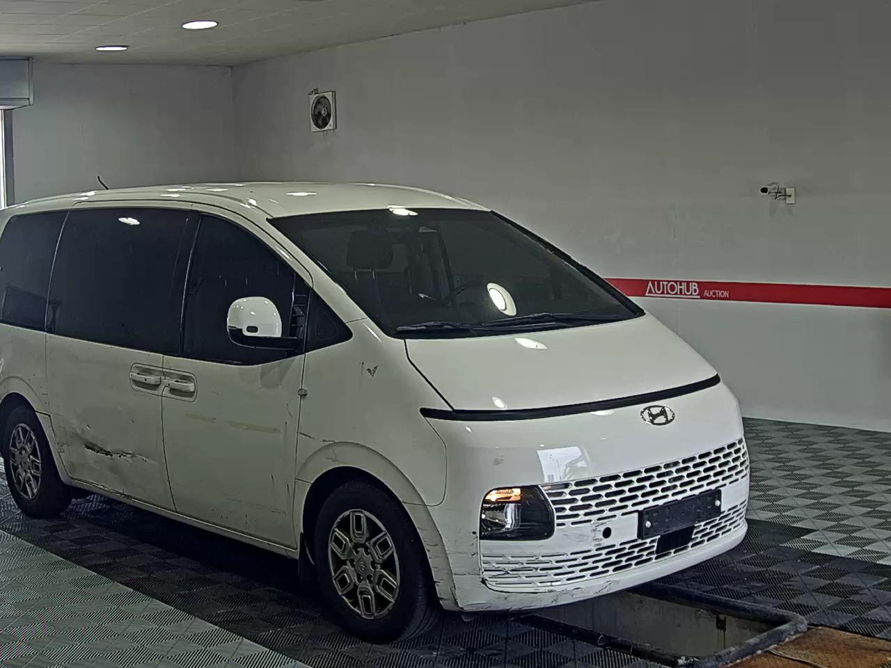 2022 - hyundai staria