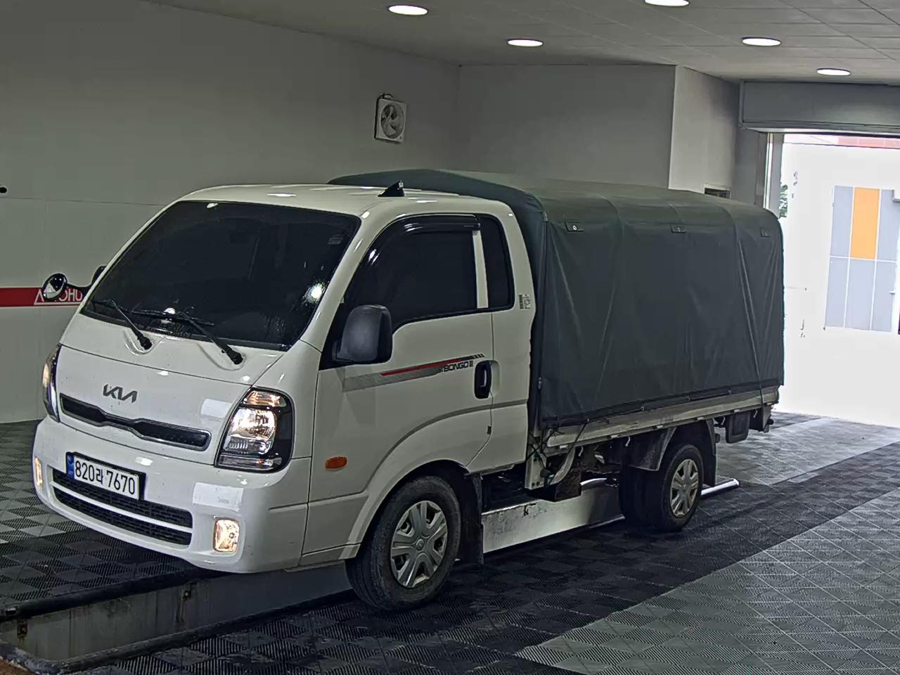 KIA BONGO III CARGO 1 TON KING CAB EXTRA WHEEBASE