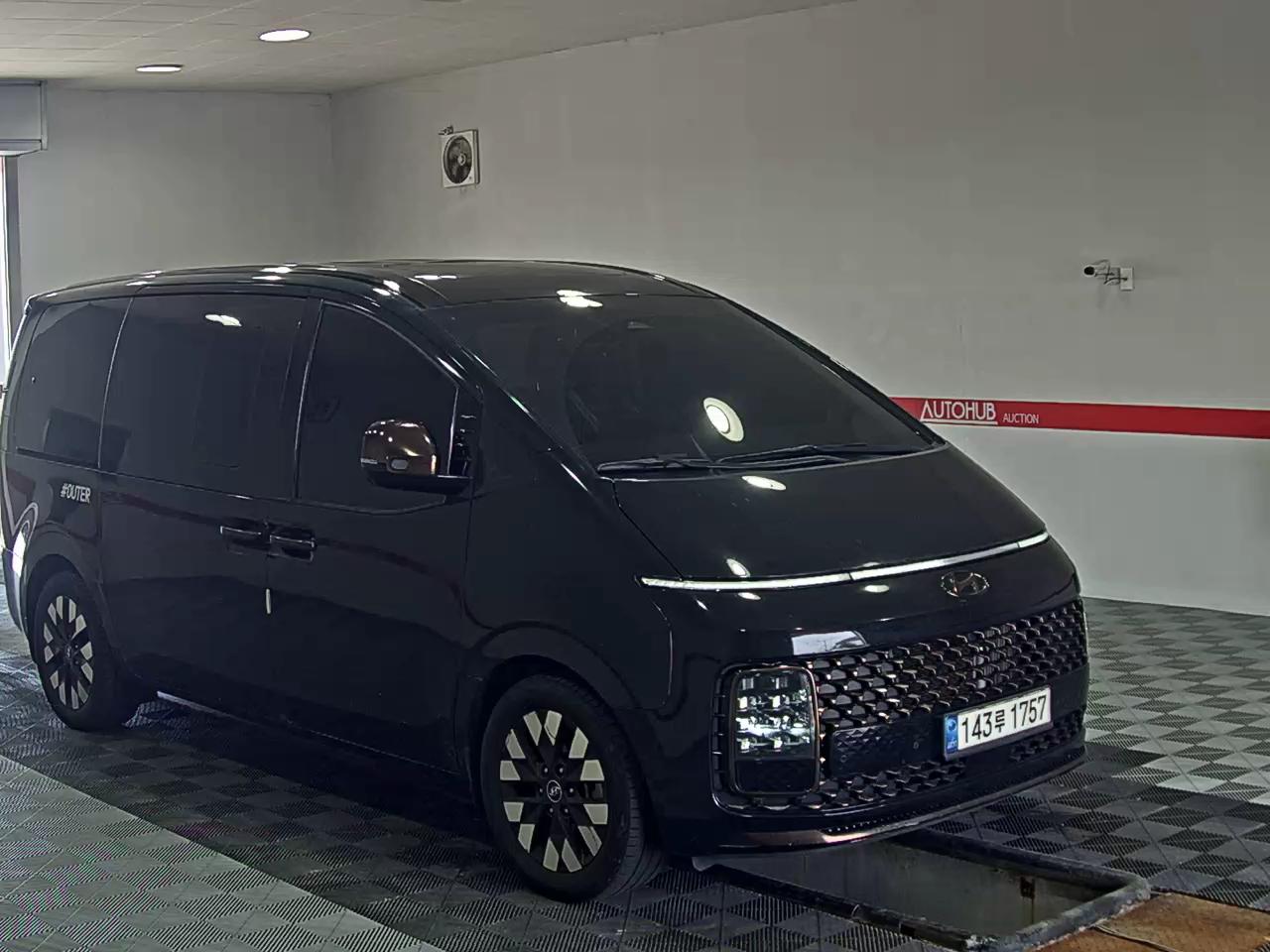 2022 - hyundai staria