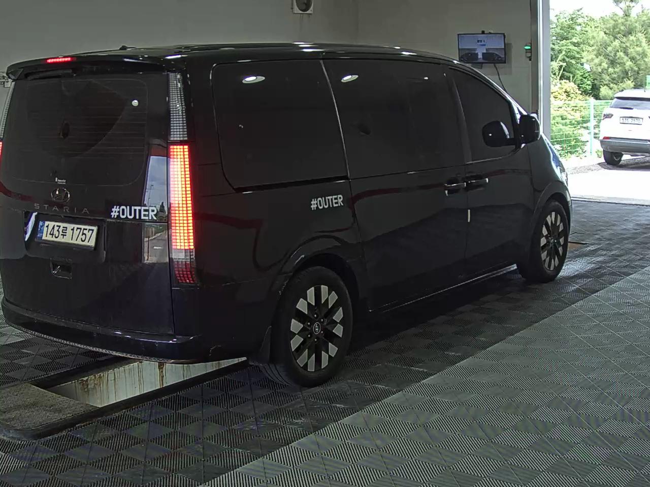 2022 - hyundai staria