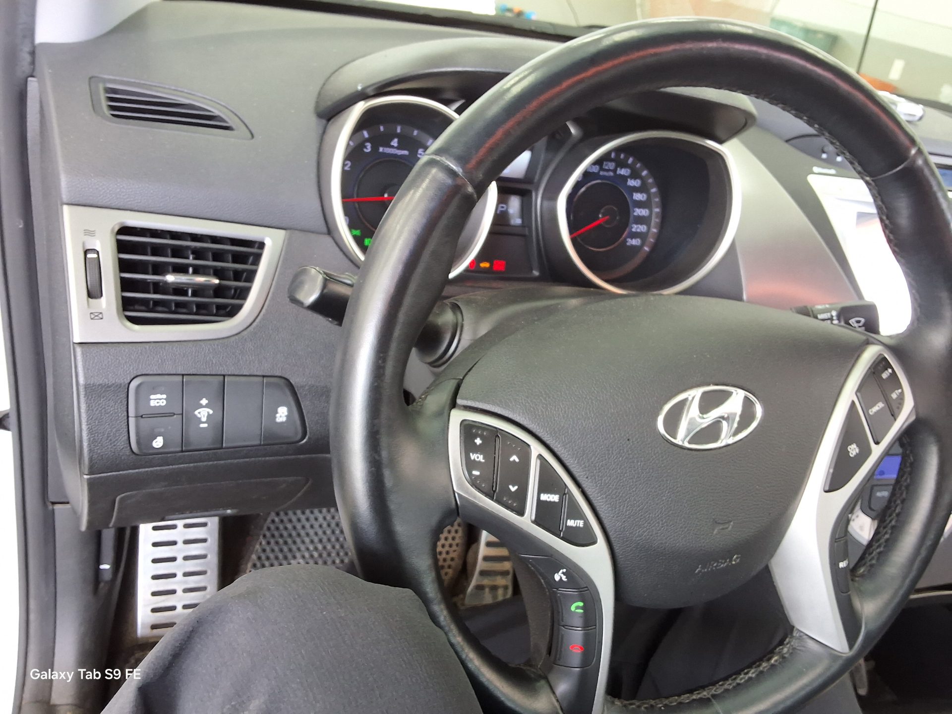 2013 - hyundai avante