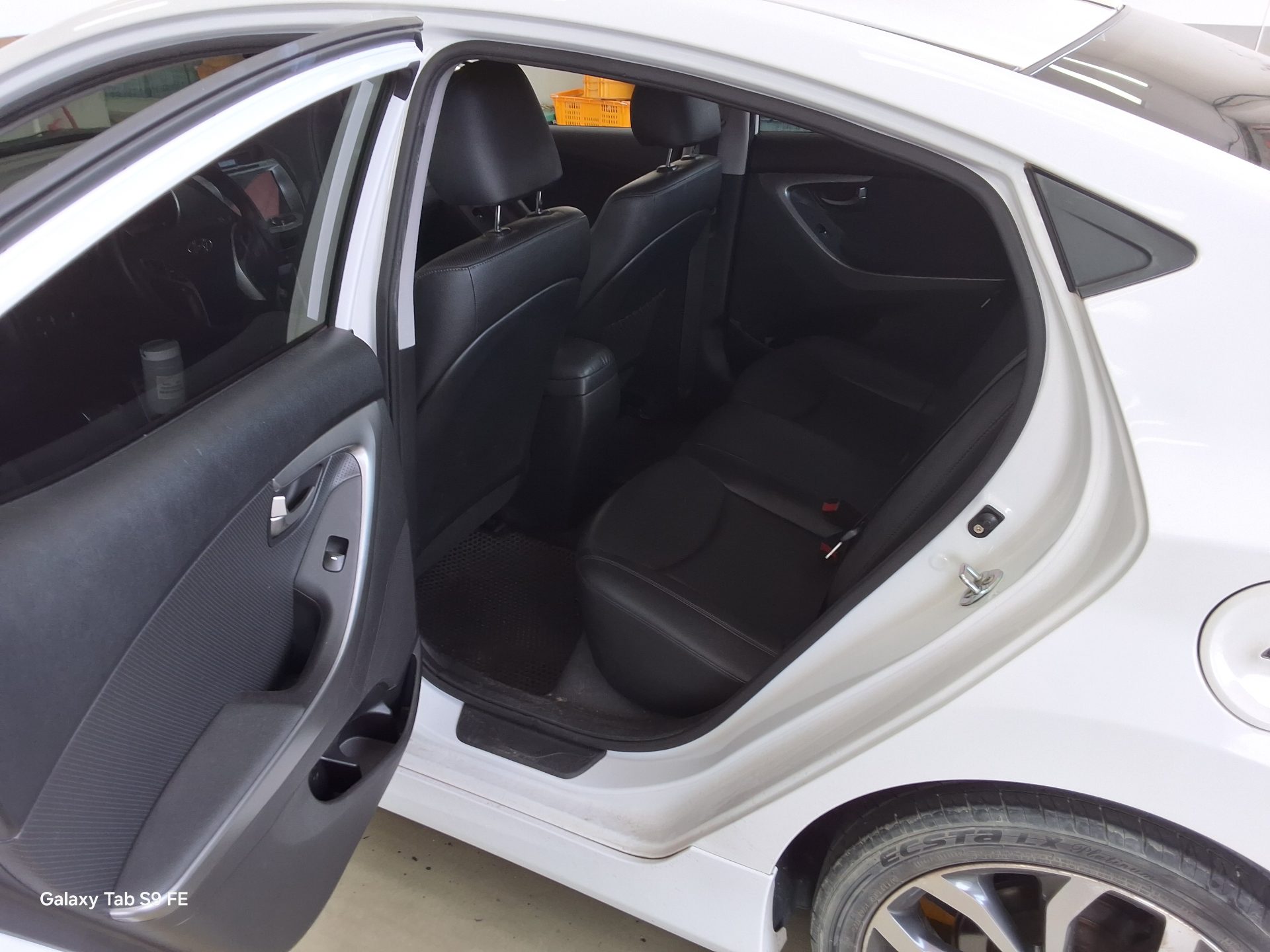 2013 - hyundai avante