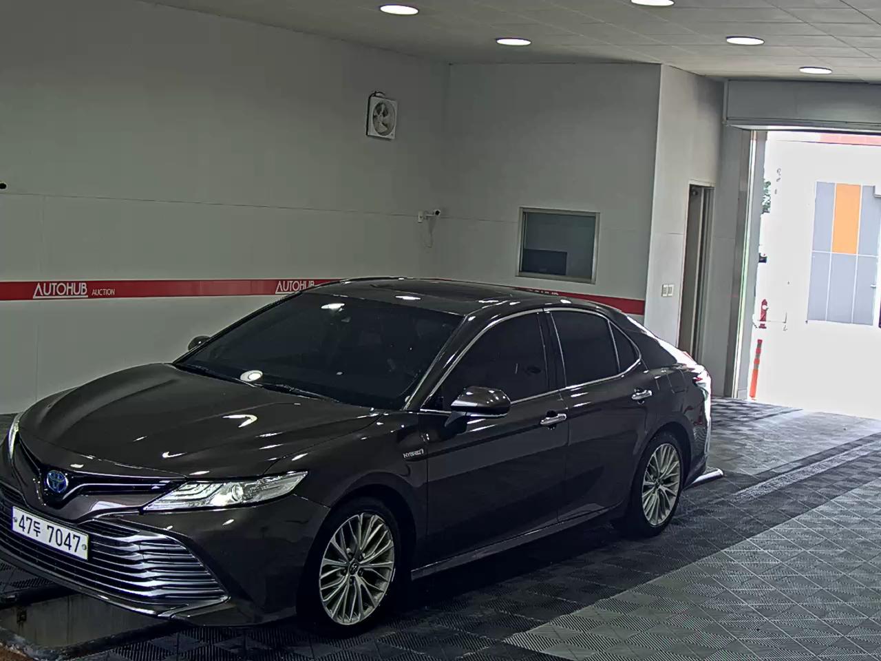 TOYOTA CAMRY (10TH GEN)