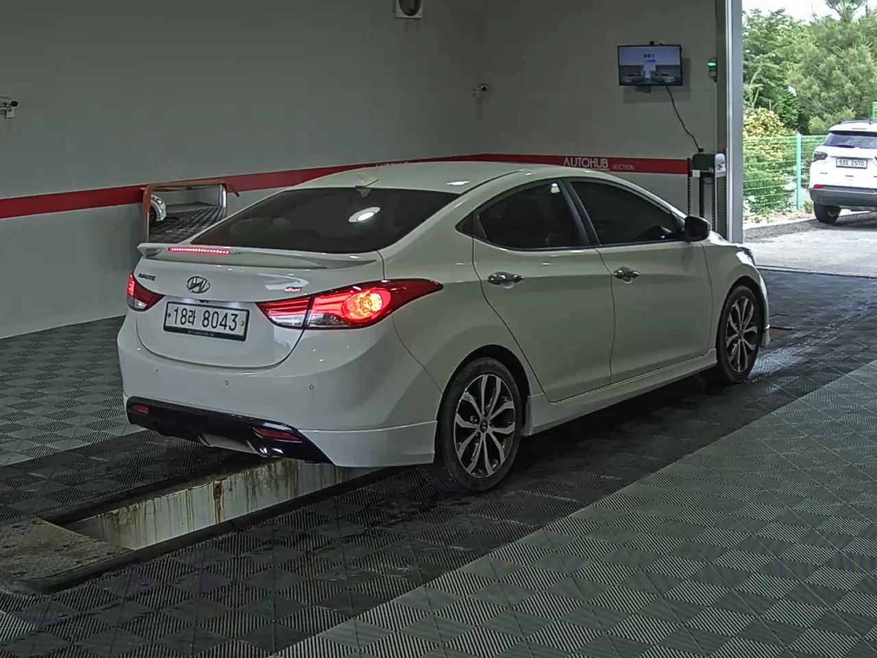 2013 - hyundai avante