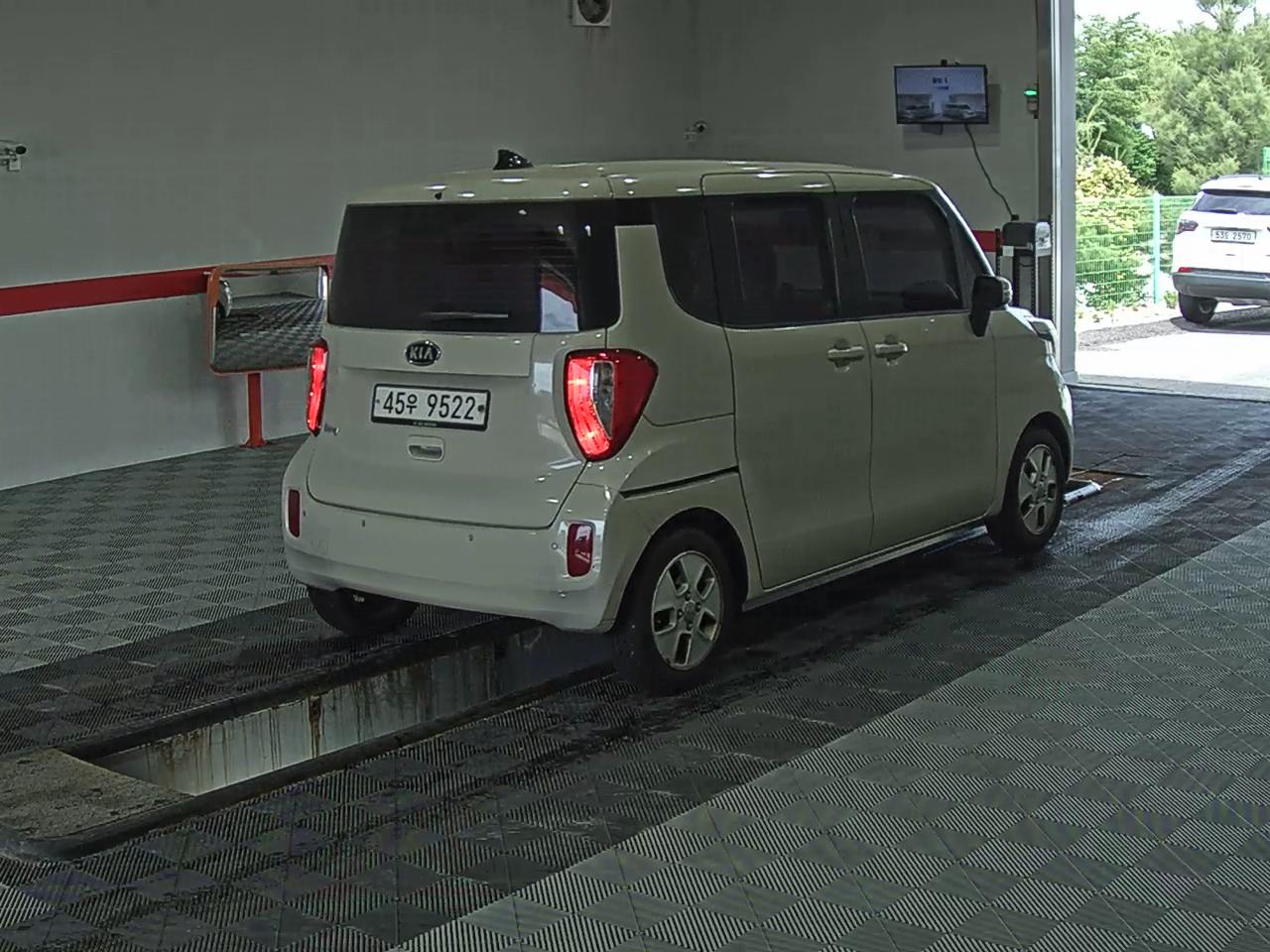 2012 - kia ray