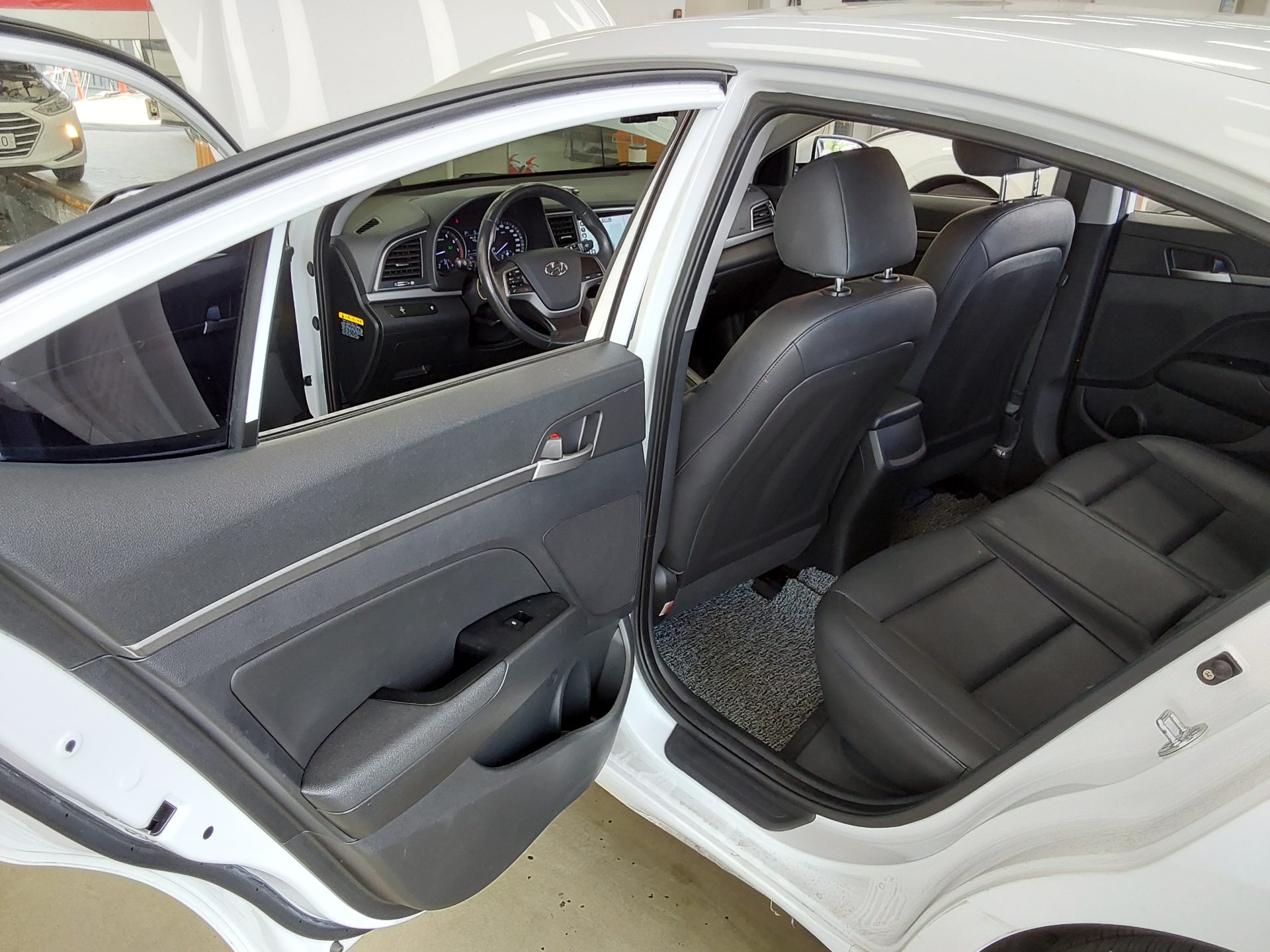 2018 - hyundai avante