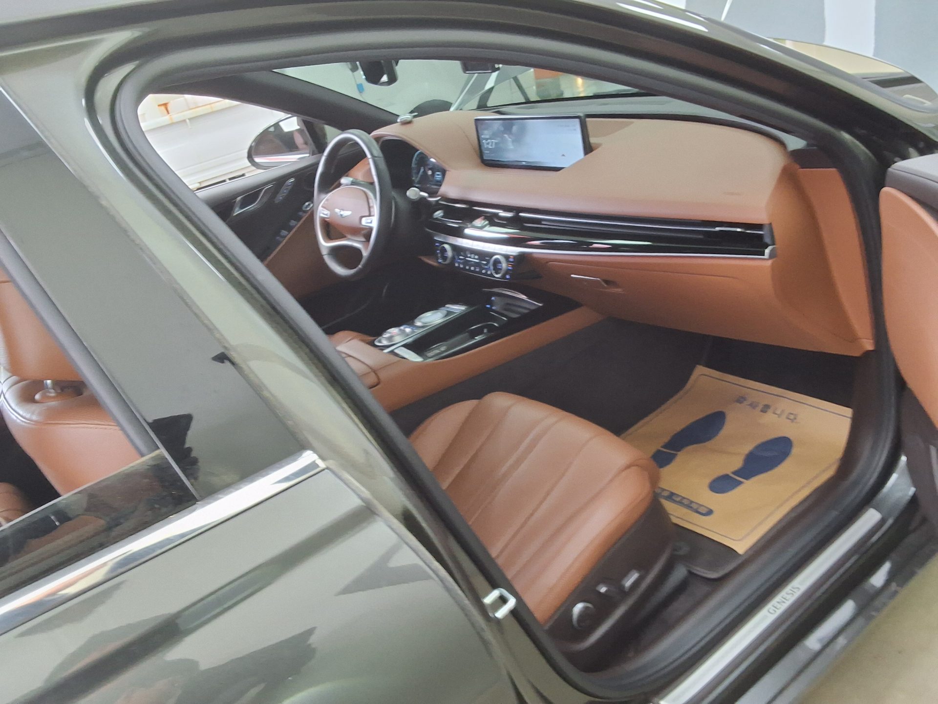 2022 - genesis g80