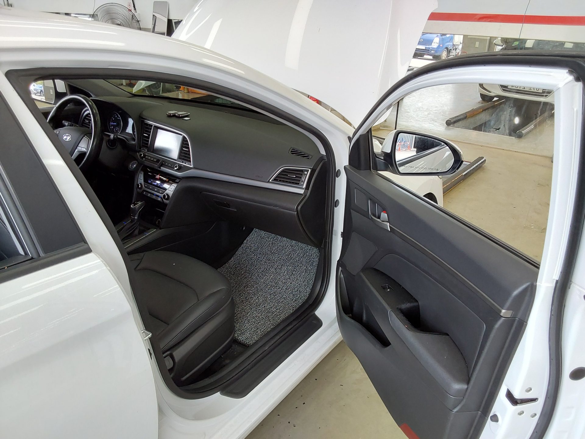 2018 - hyundai avante