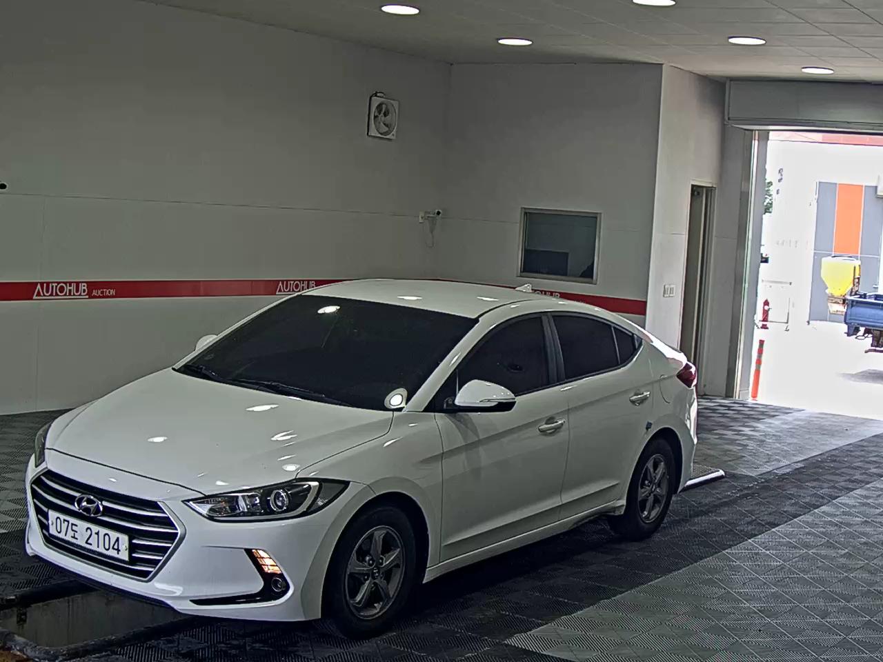 HYUNDAI AVANTE GDi
