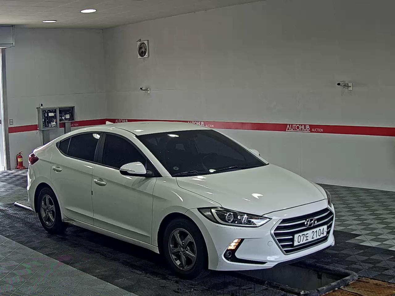 2018 - hyundai avante