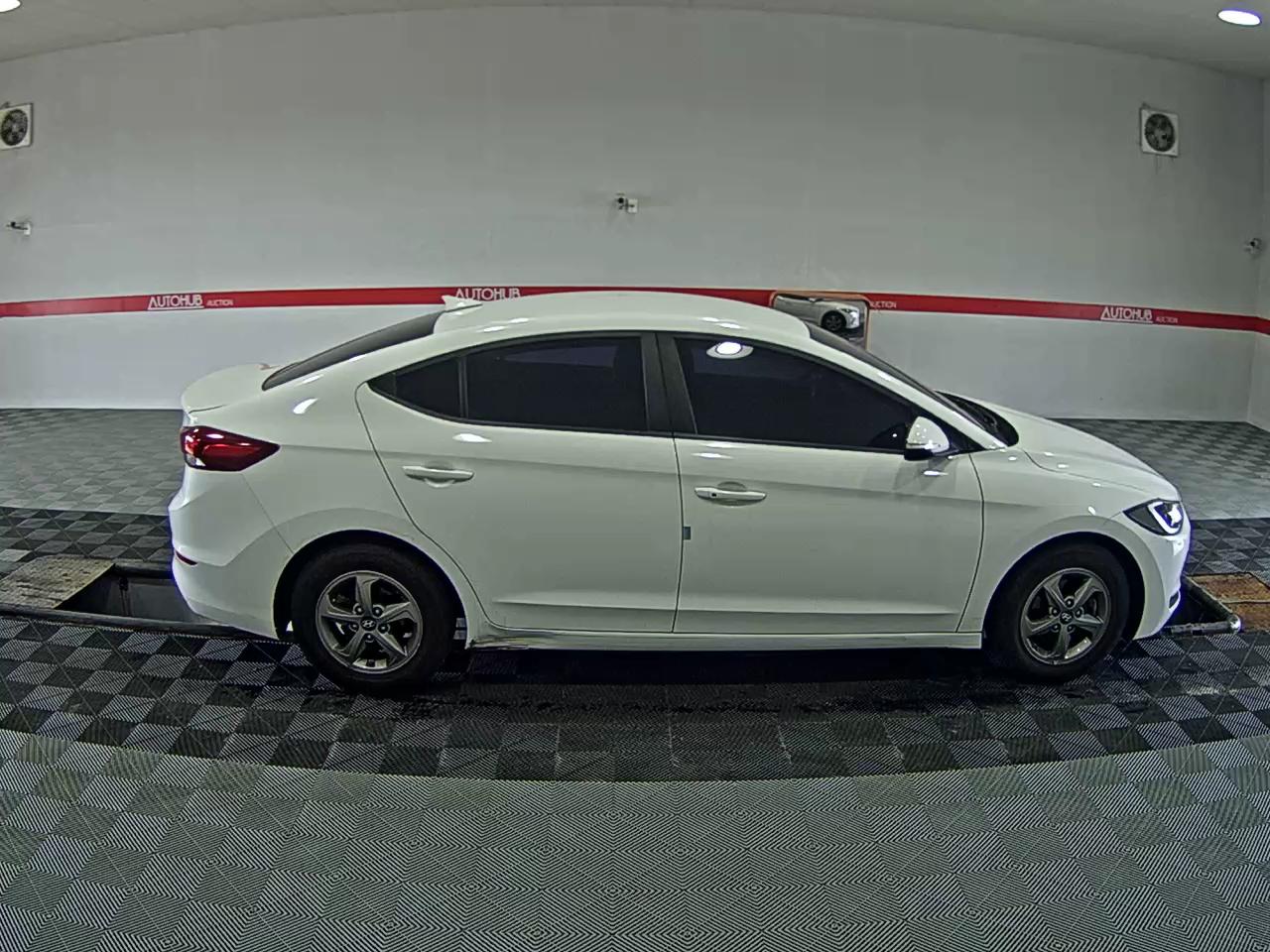2018 - hyundai avante