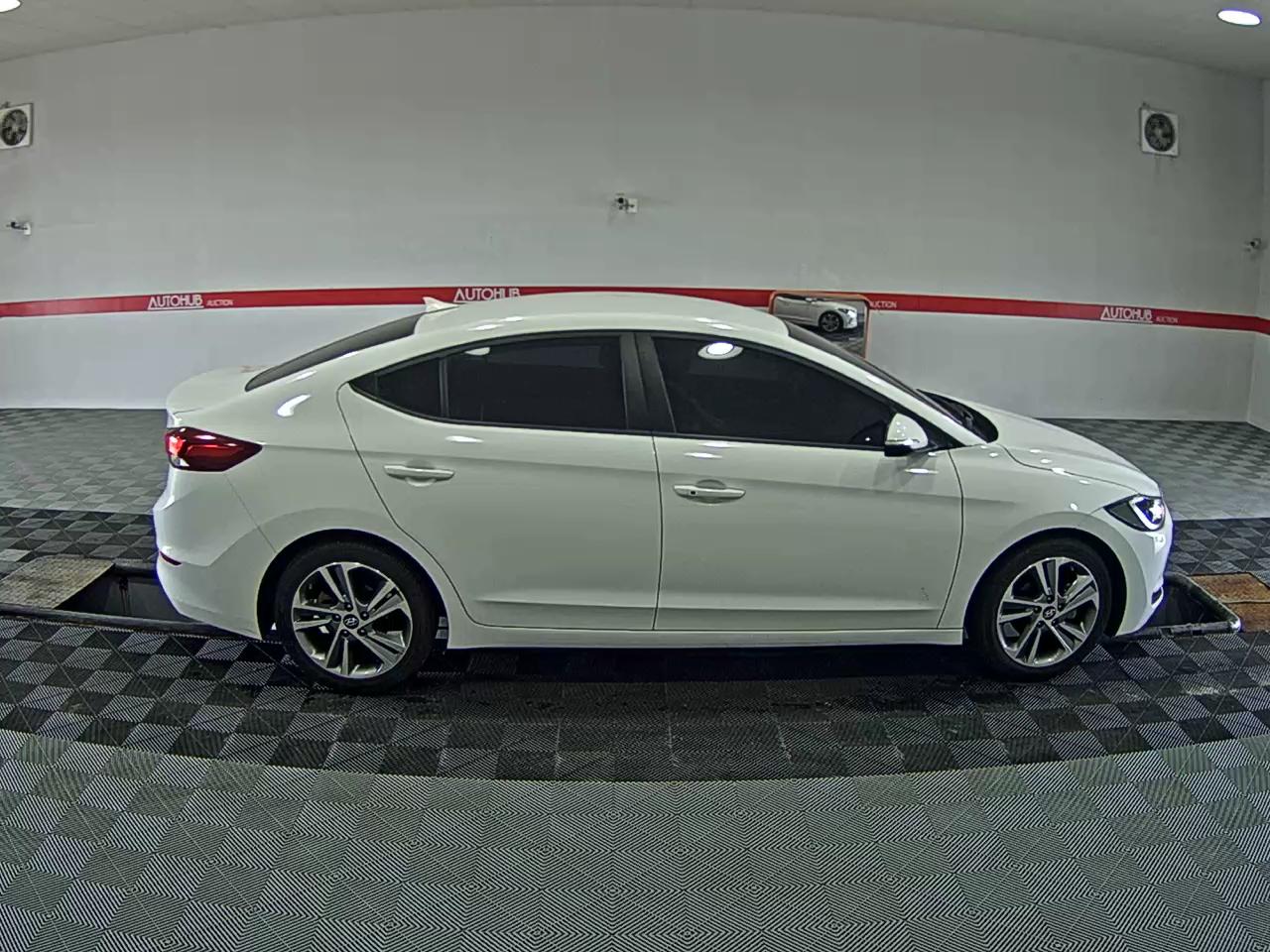 2017 - hyundai avante
