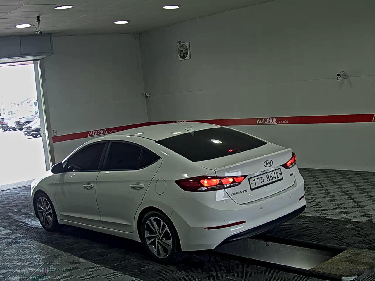 2017 - hyundai avante