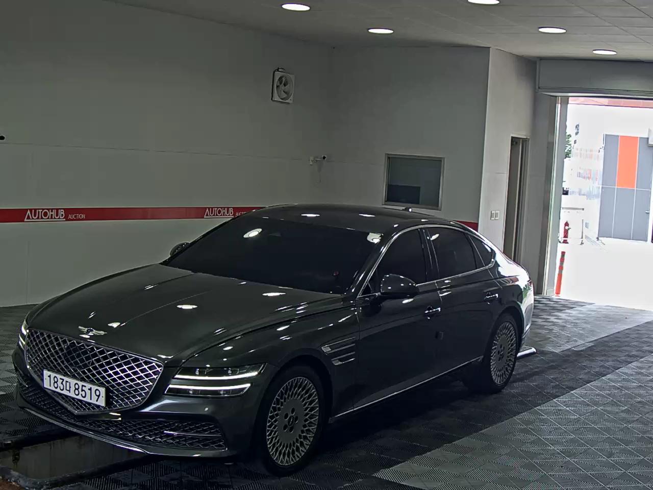 GENESIS G80 BASE MODEL