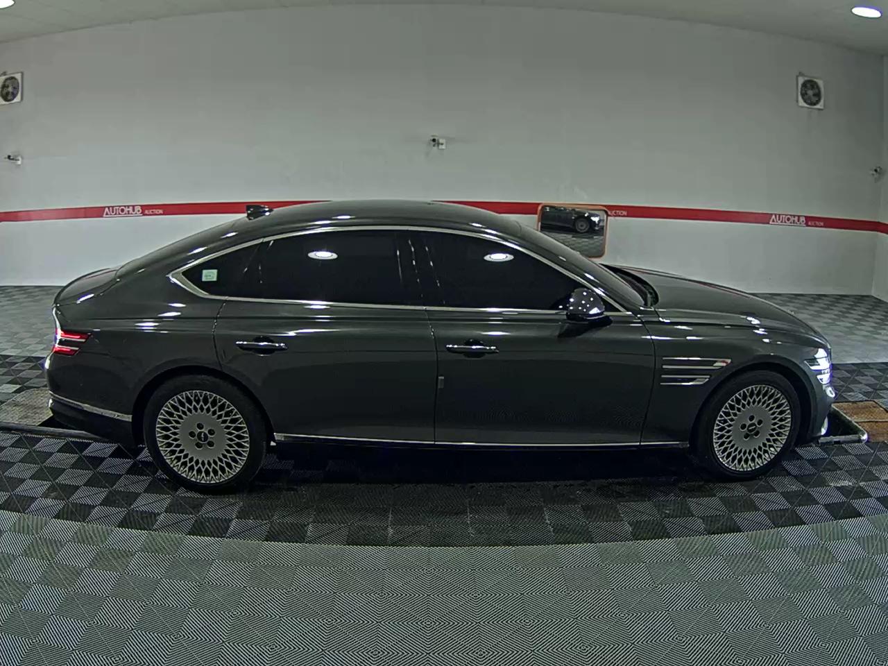 2022 - genesis g80