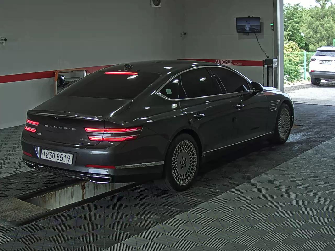 2022 - genesis g80