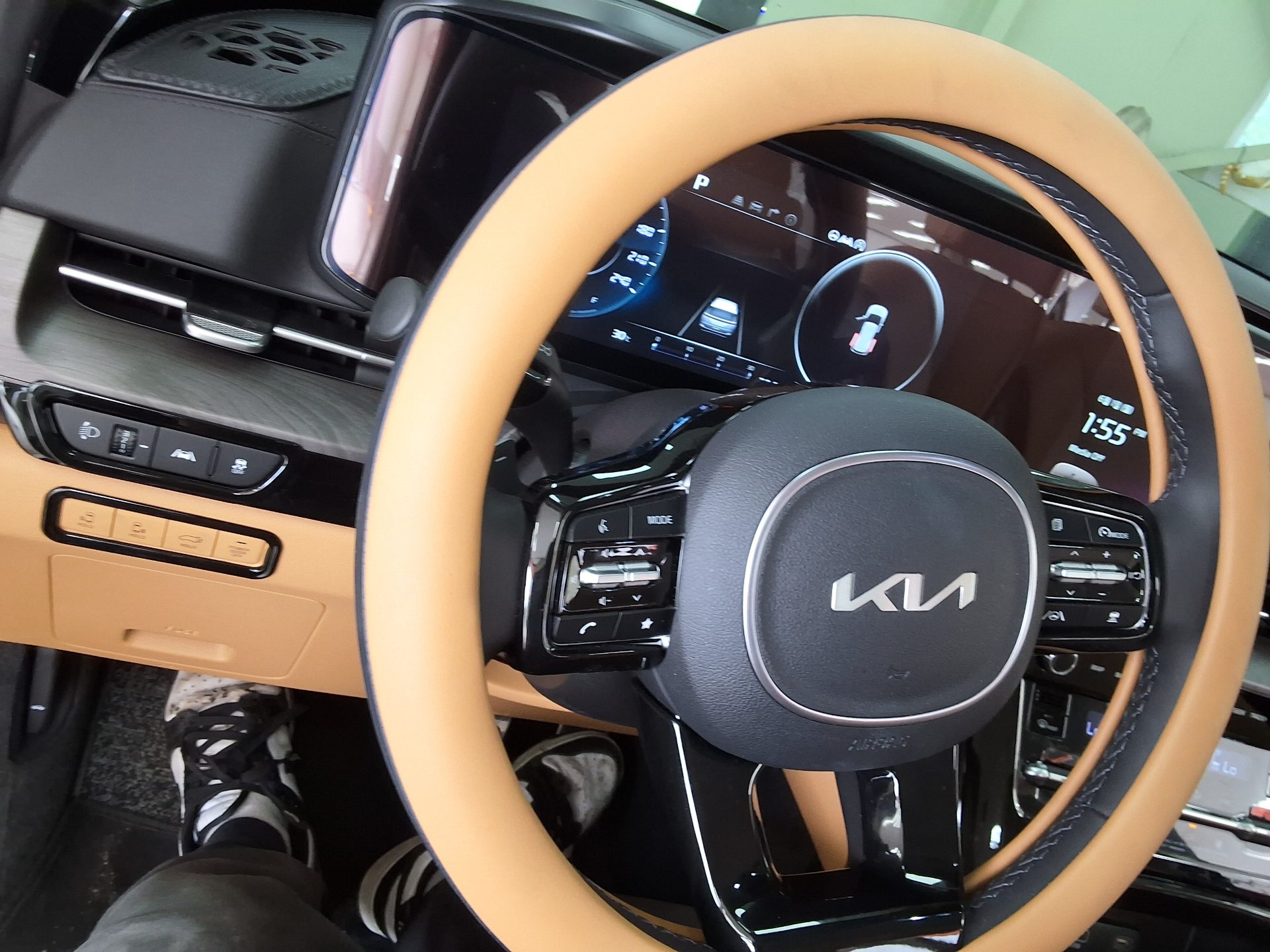 2023 - kia carnival