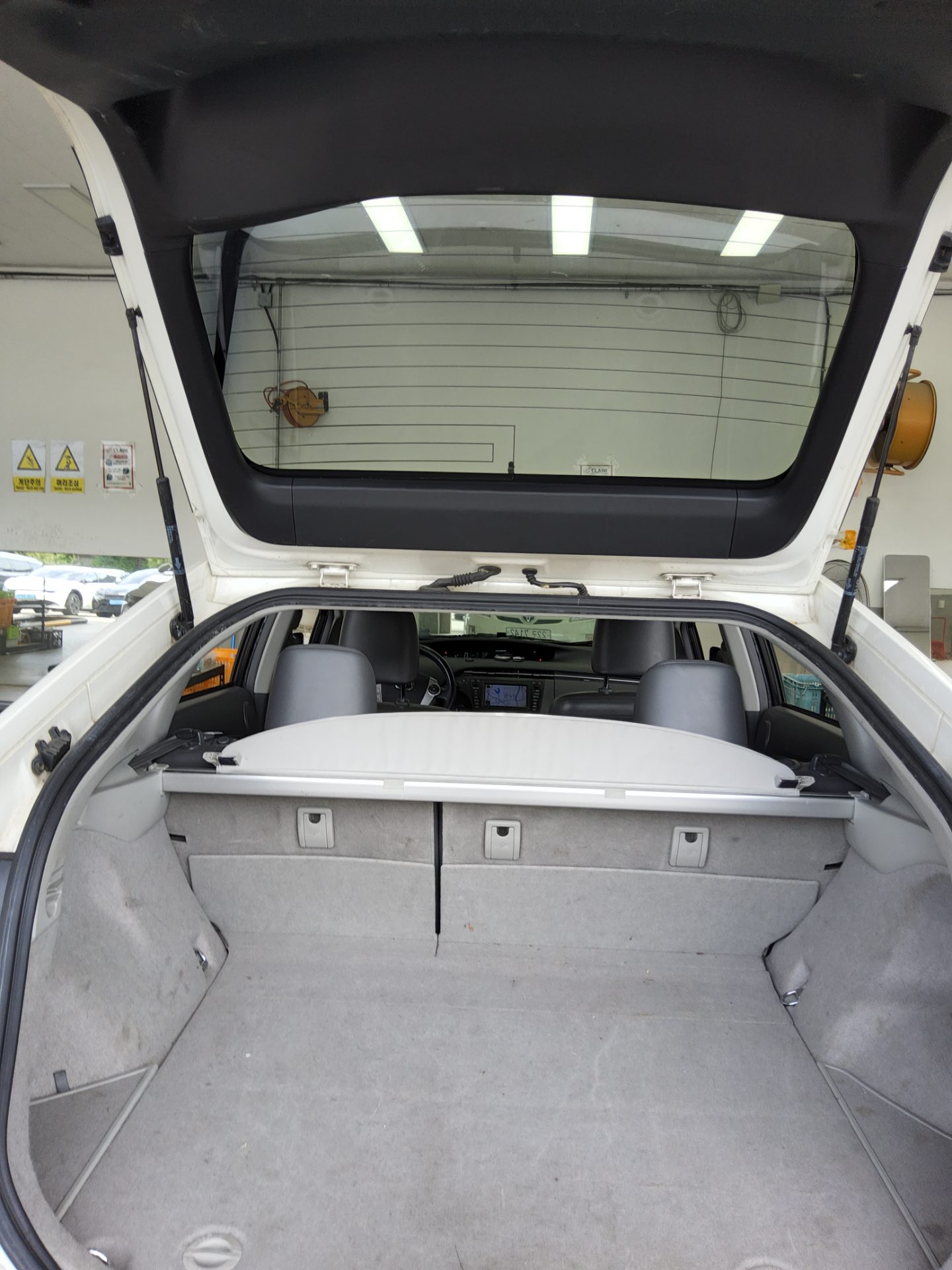 2011 - toyota prius